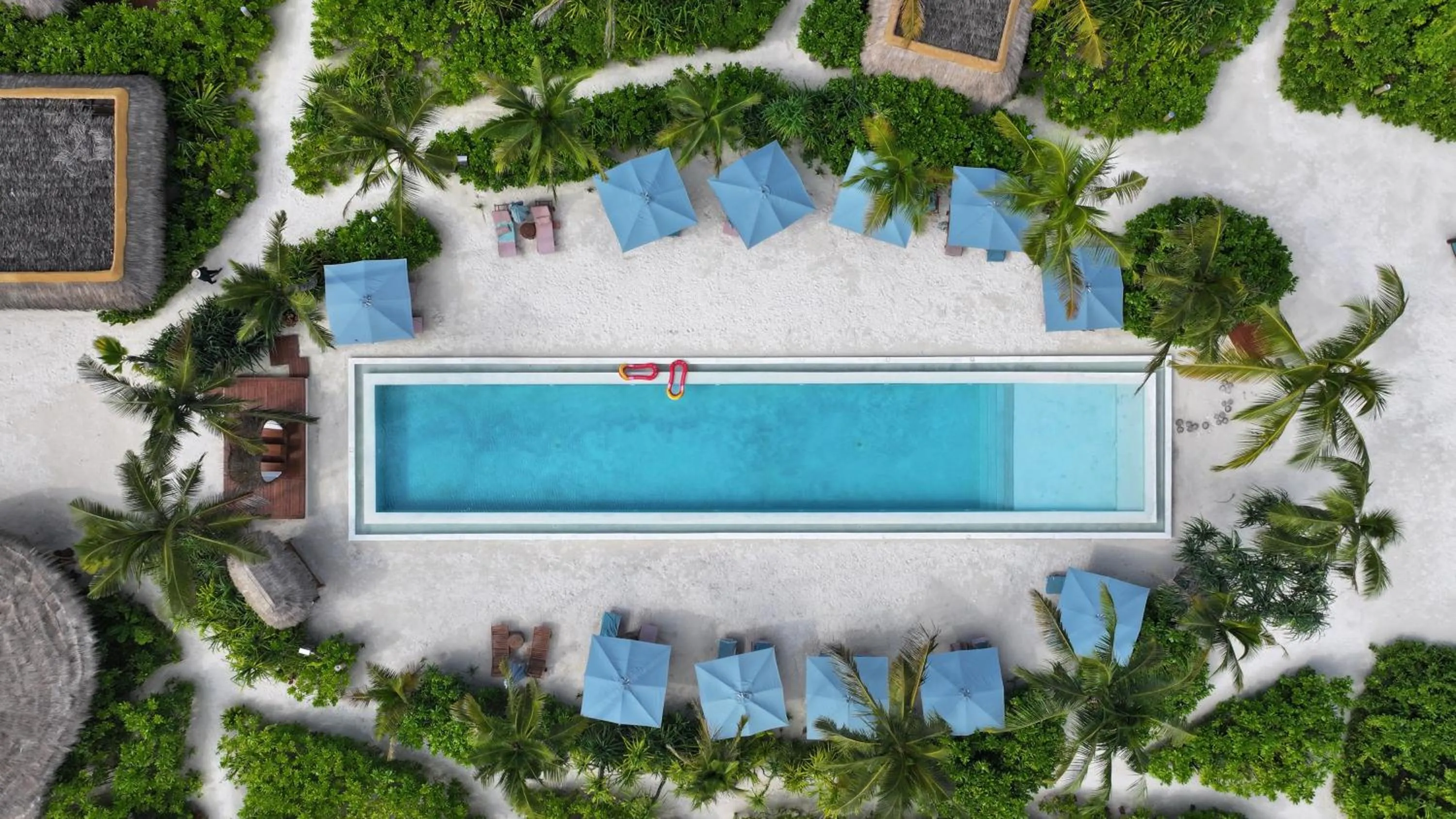 Swimming pool in Sensations Eco-Chic Hotel