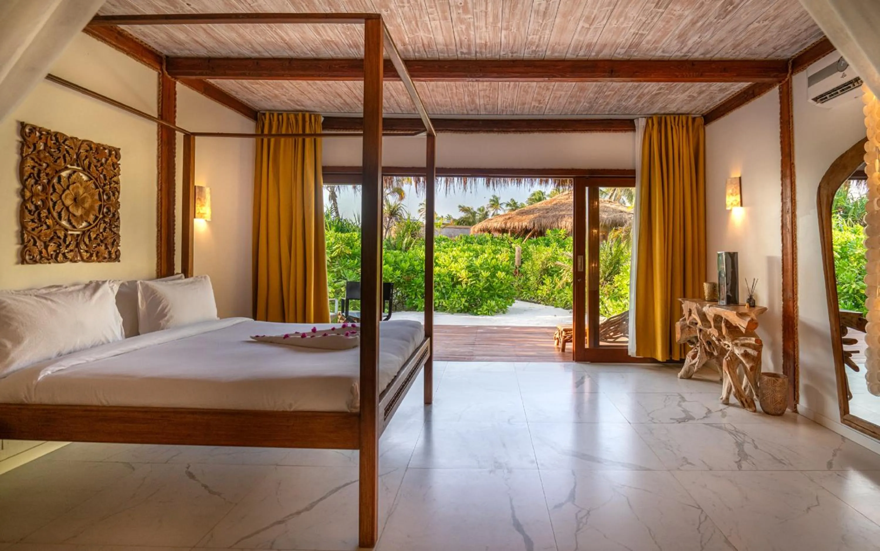 Bedroom, Bed in Sensations Eco-Chic Hotel