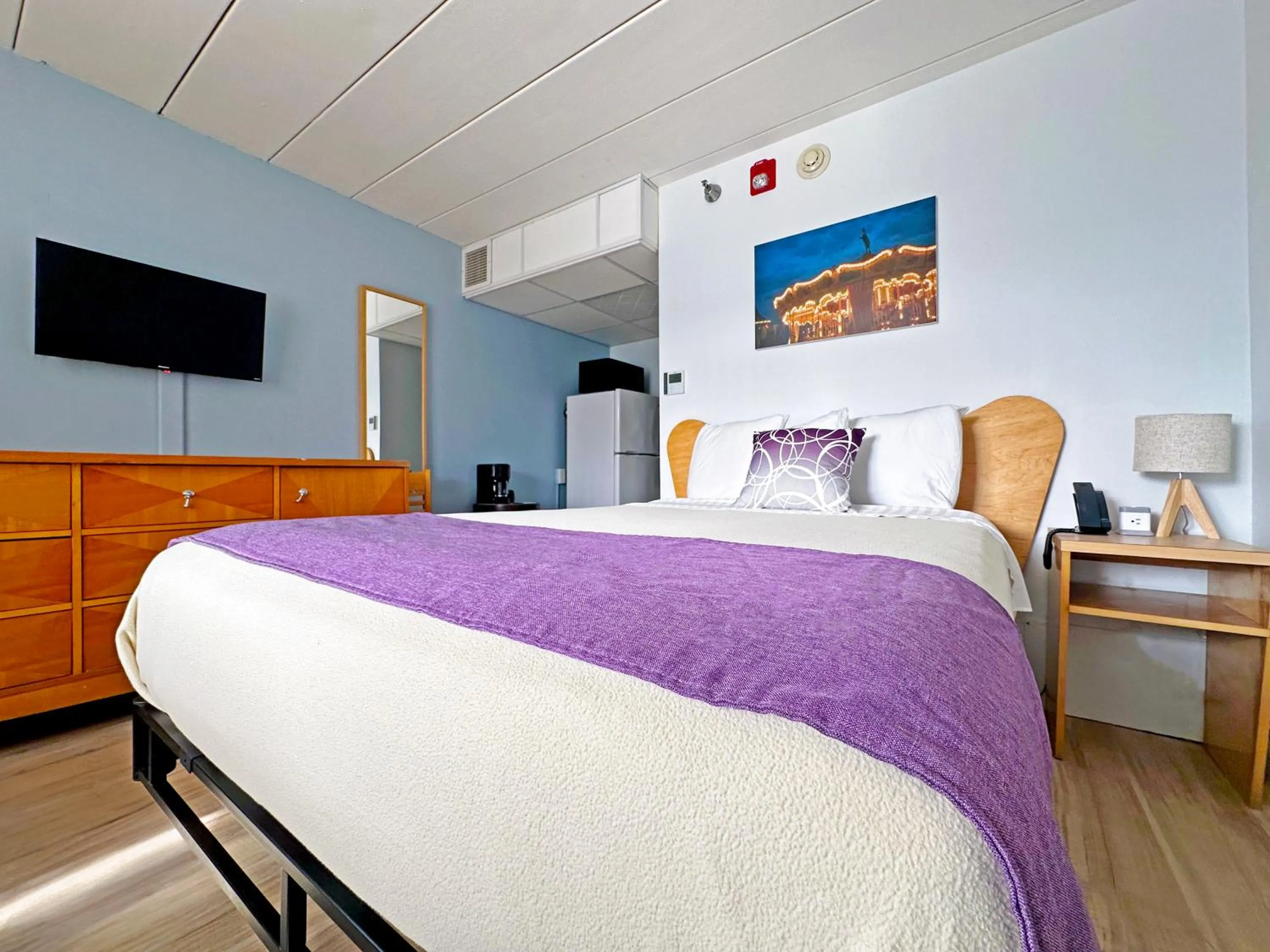 Bed in Shalimar Resort