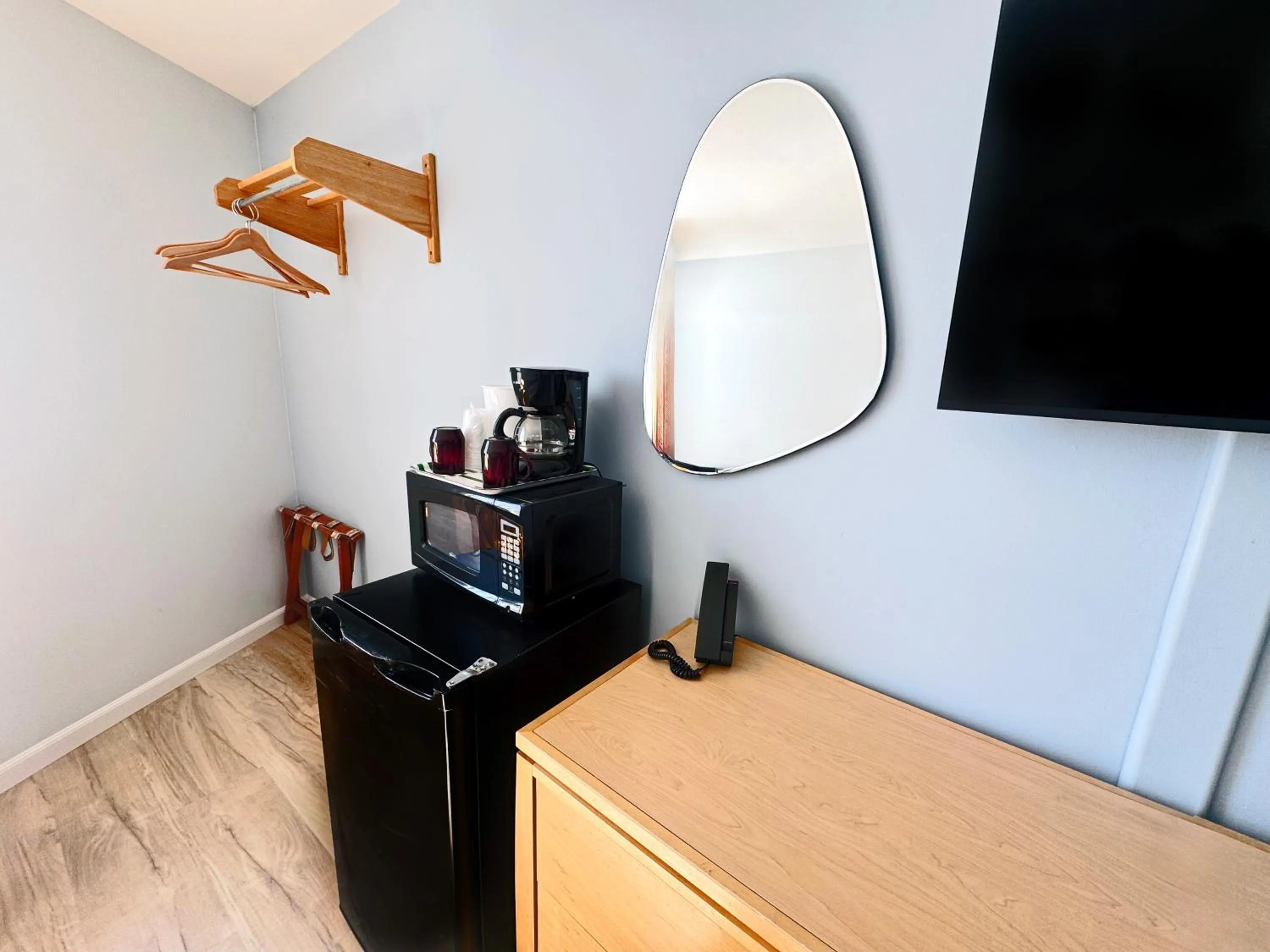 microwave in Shalimar Resort