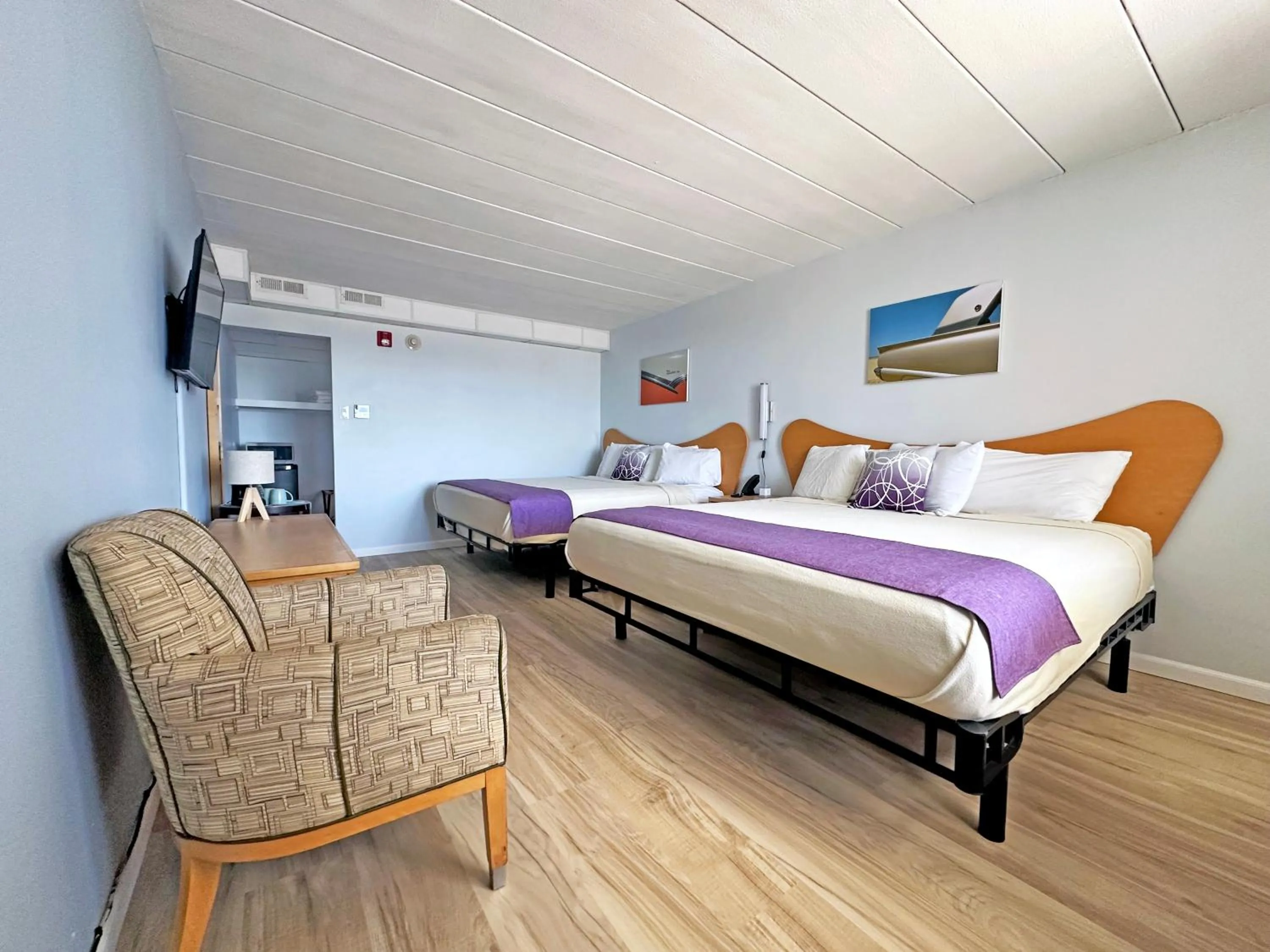 Bed in Shalimar Resort