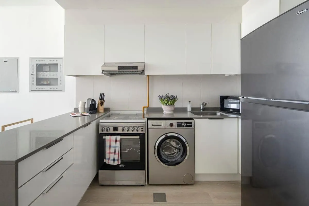 Frank Porter - Bloom Towers