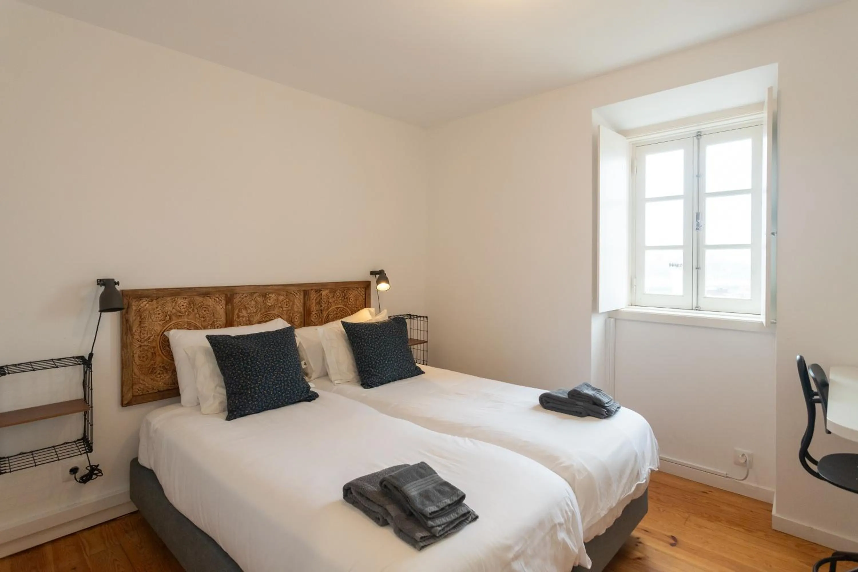 Photo of the whole room, Bed in Casas da Comedia