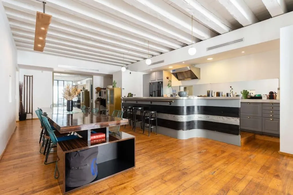 Kitchen or kitchenette in Le Loft du Vieux-Port - St Victor