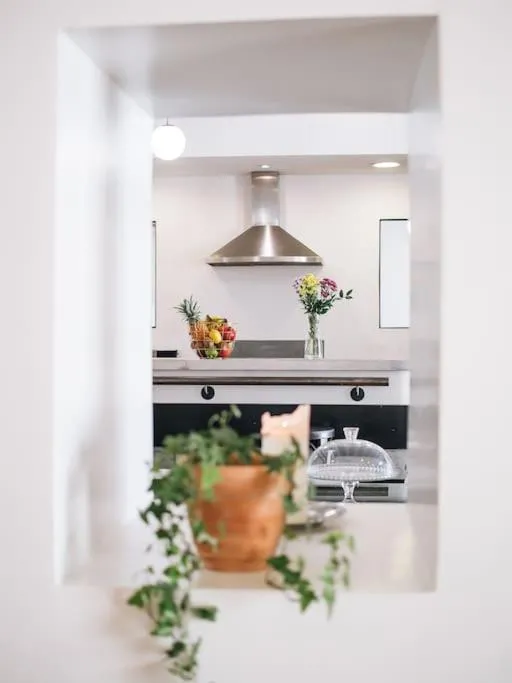 Kitchen or kitchenette in Le Loft du Vieux-Port - St Victor