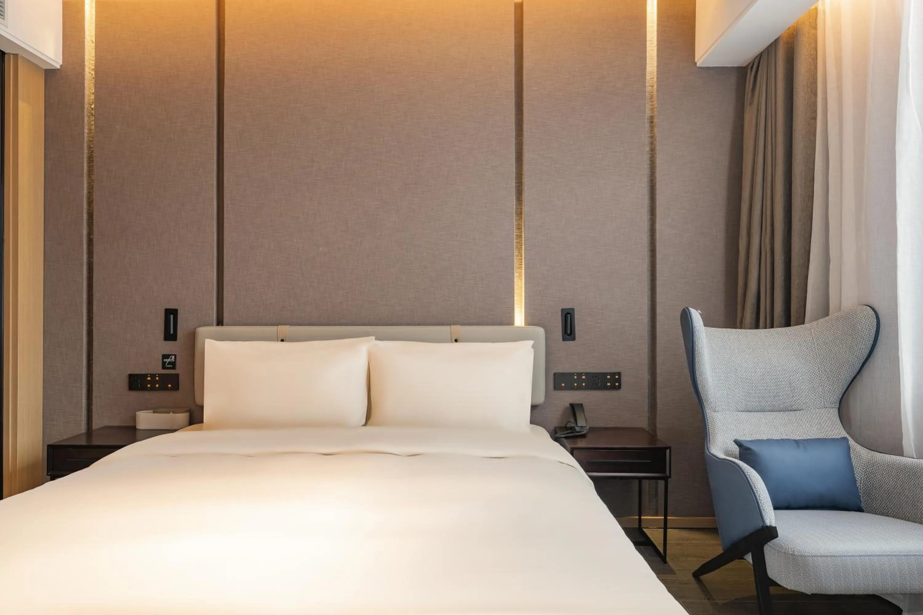 Bed in Shanghai Pudong Caolu Atour Hotel