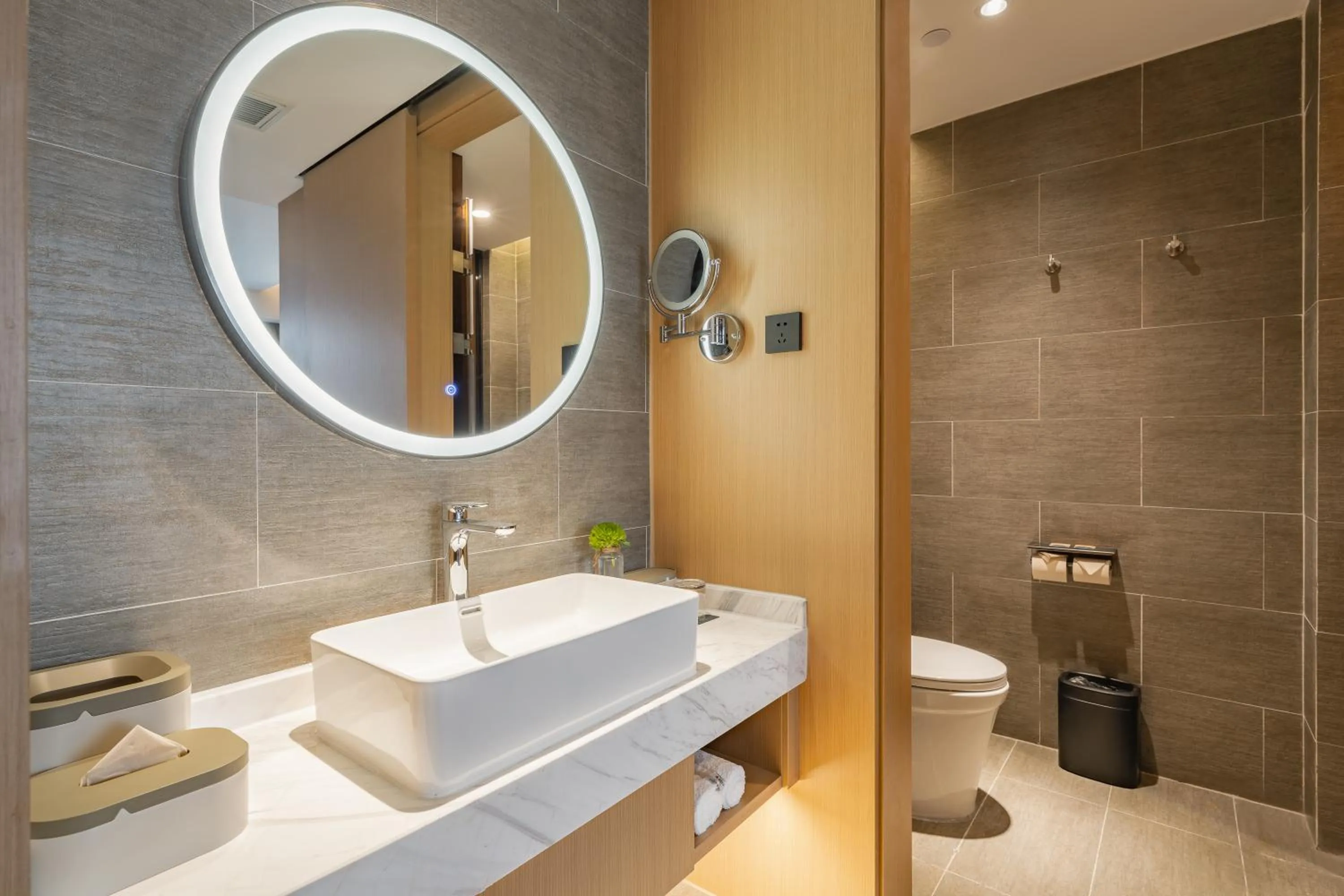 Shower in Shanghai Pudong Caolu Atour Hotel