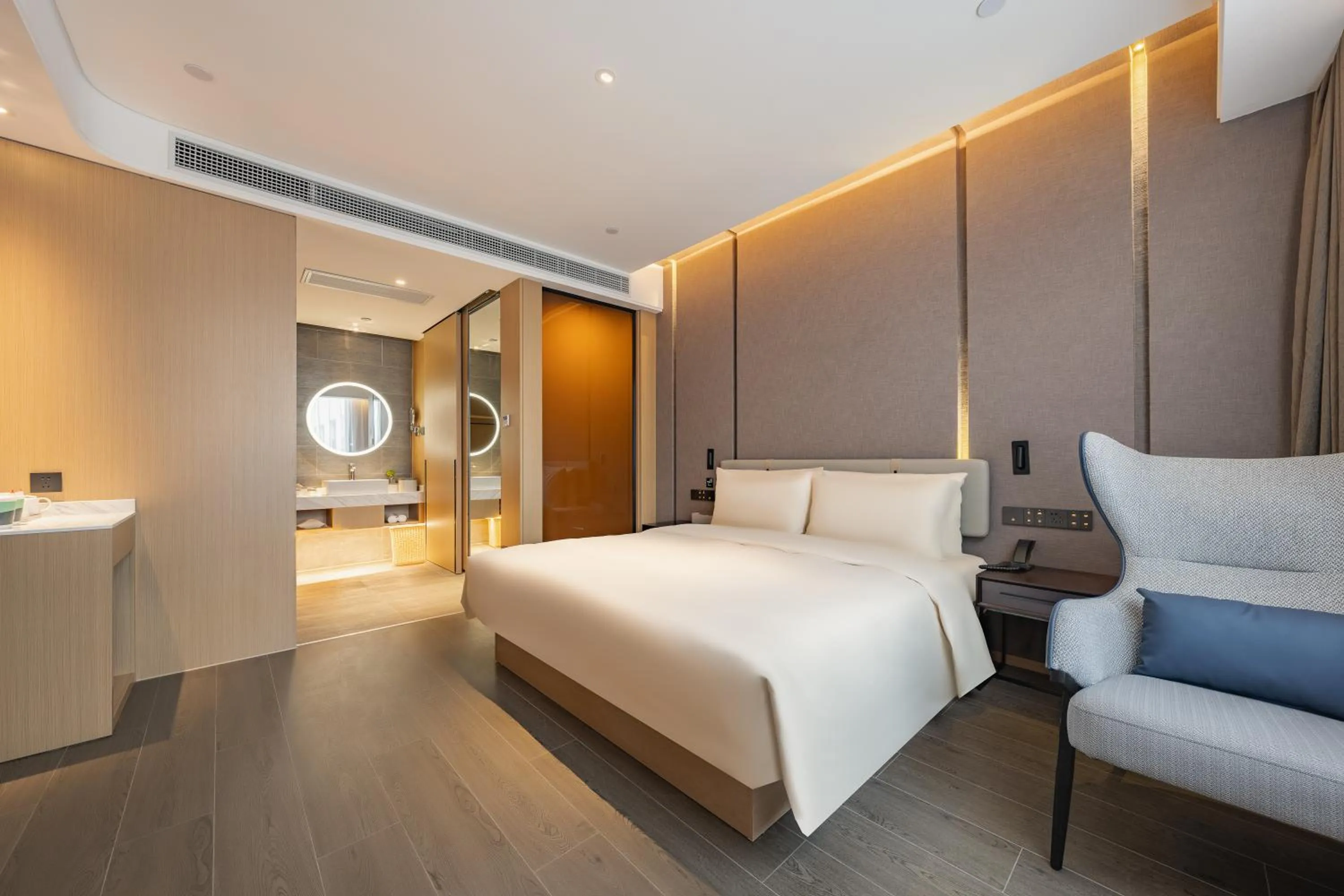 Bed in Shanghai Pudong Caolu Atour Hotel