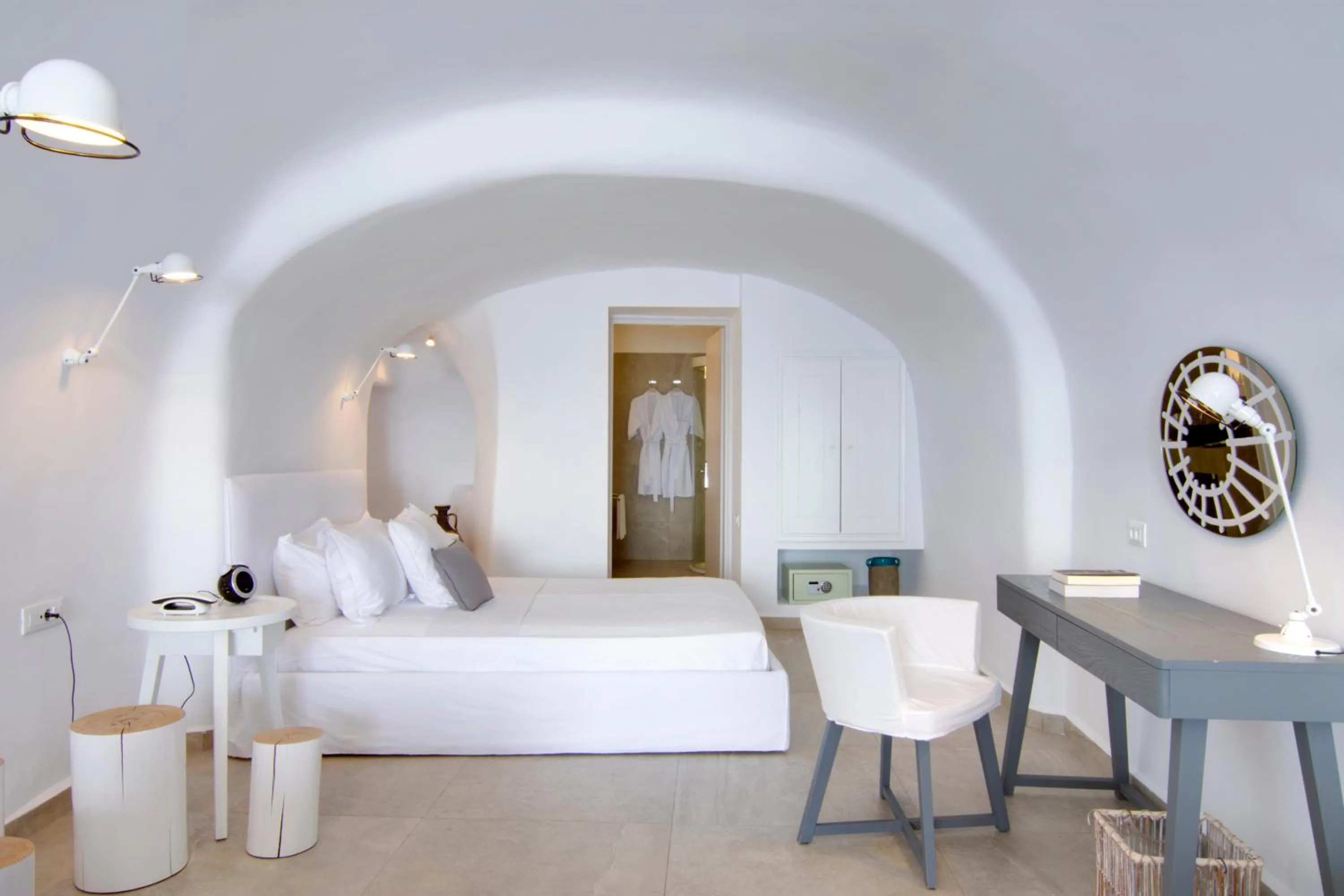 Bedroom, Bed in Santorini Secret Suites & Spa, Small Luxury Hotels of the World