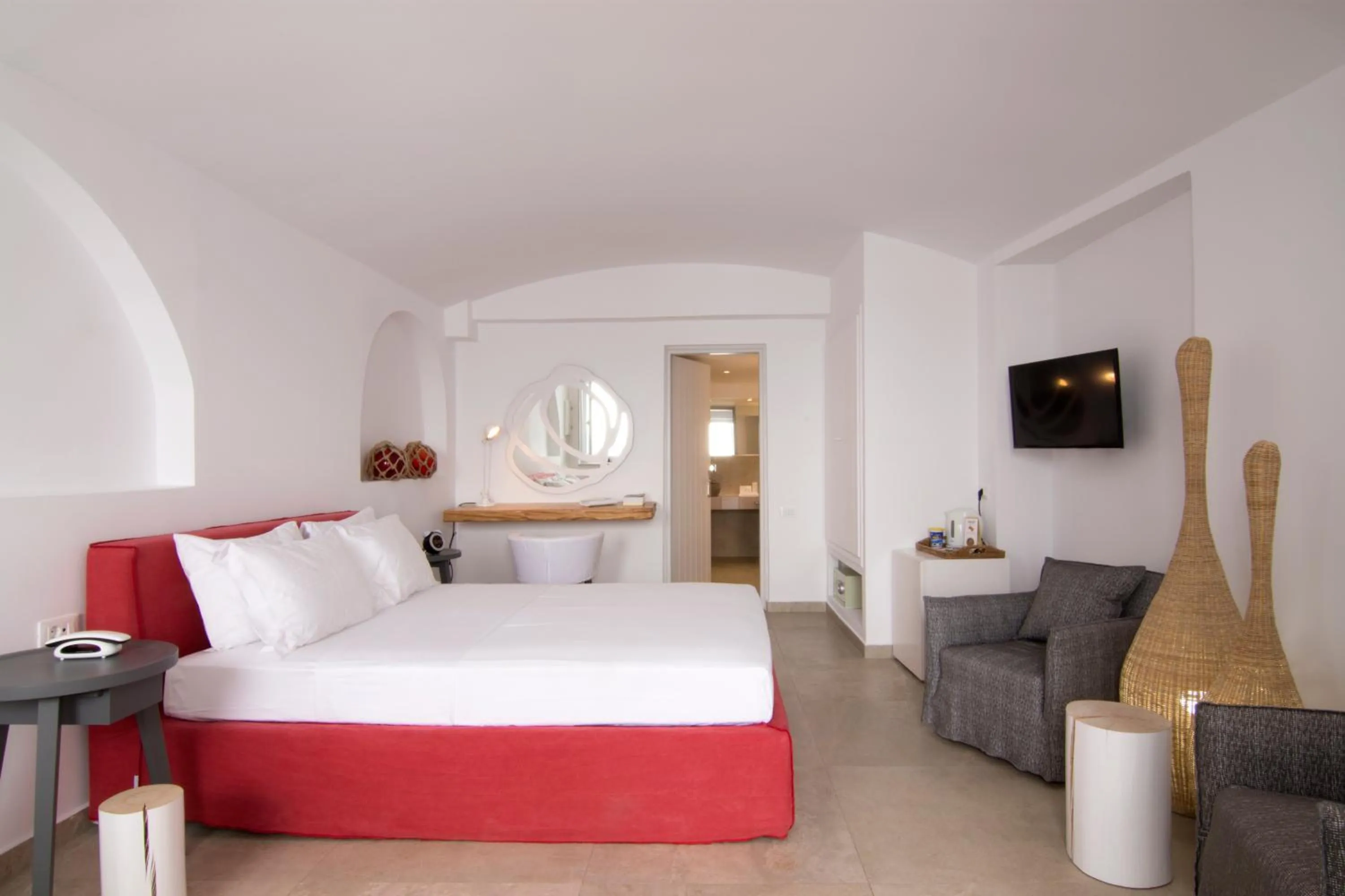 Photo of the whole room, Bed in Santorini Secret Suites & Spa, Small Luxury Hotels of the World