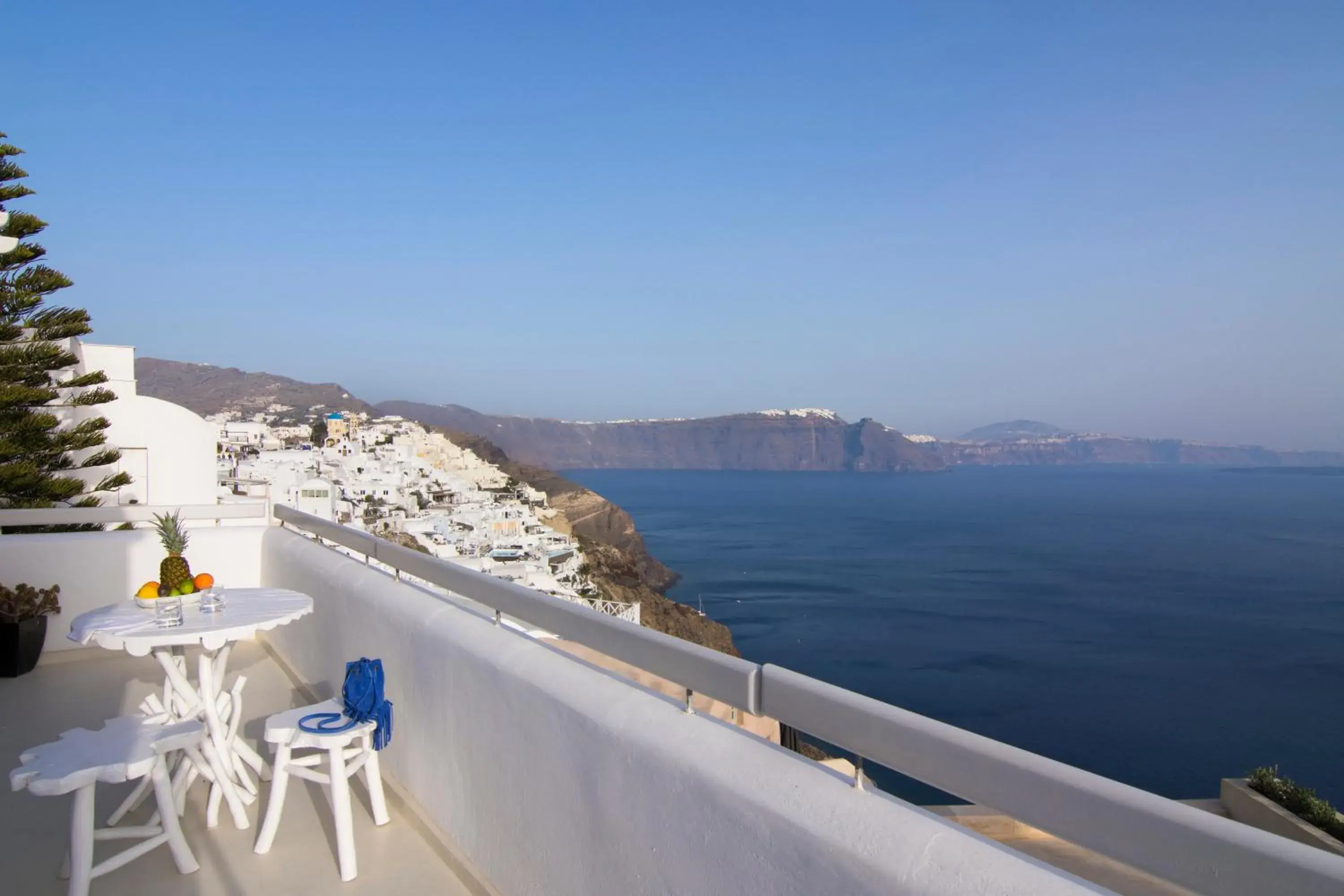 Sea view in Santorini Secret Suites & Spa, Small Luxury Hotels of the World Sea view in Santorini Secret Suites & Spa, Small Luxury Hotels of the World