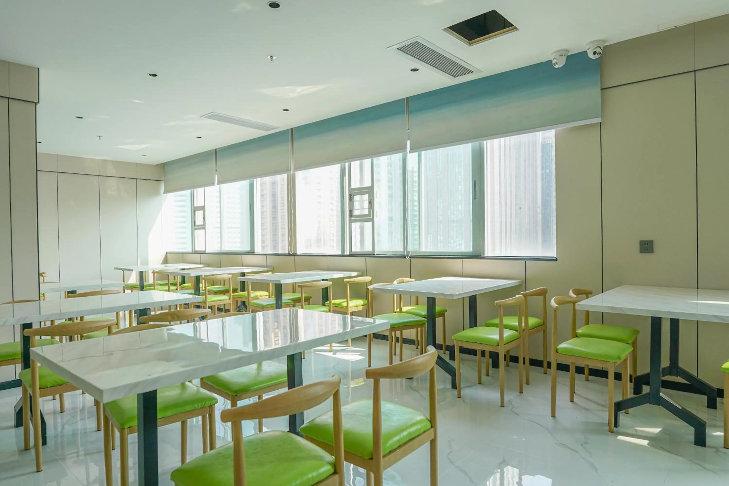 Restaurant/places to eat in Paco Hotel Shenzhen Luohu Port