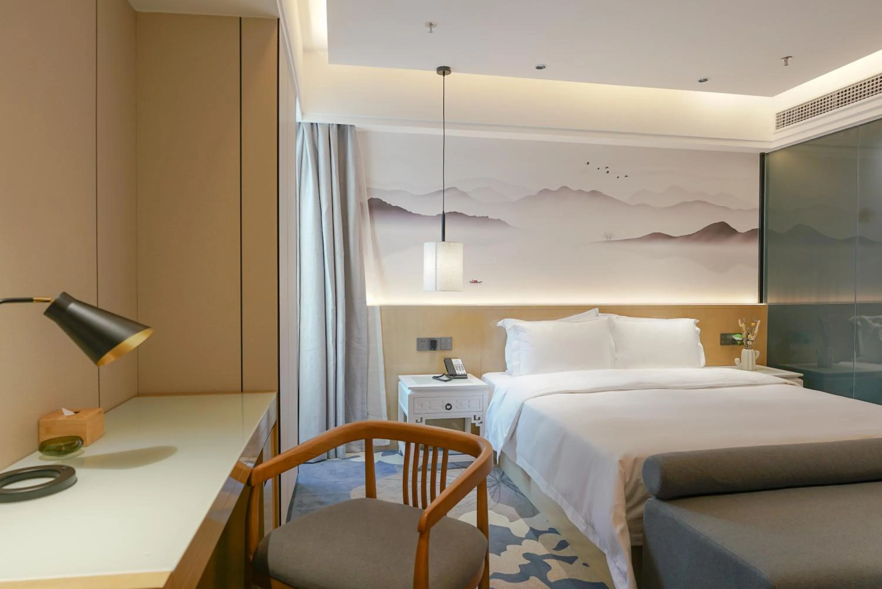 Bedroom, Bed in Paco Hotel Shenzhen Luohu Port