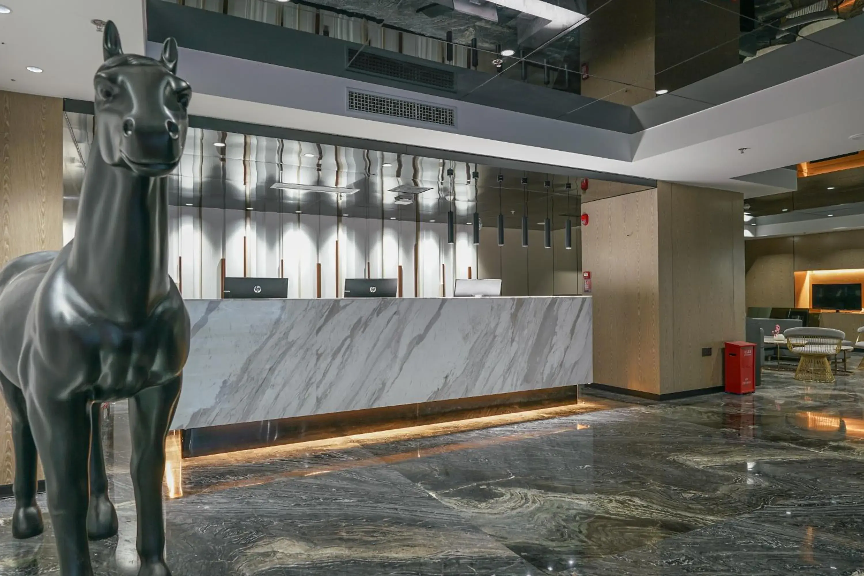 Lobby or reception in Paco Hotel Shenzhen Luohu Port Lobby or reception in Paco Hotel Shenzhen Luohu Port