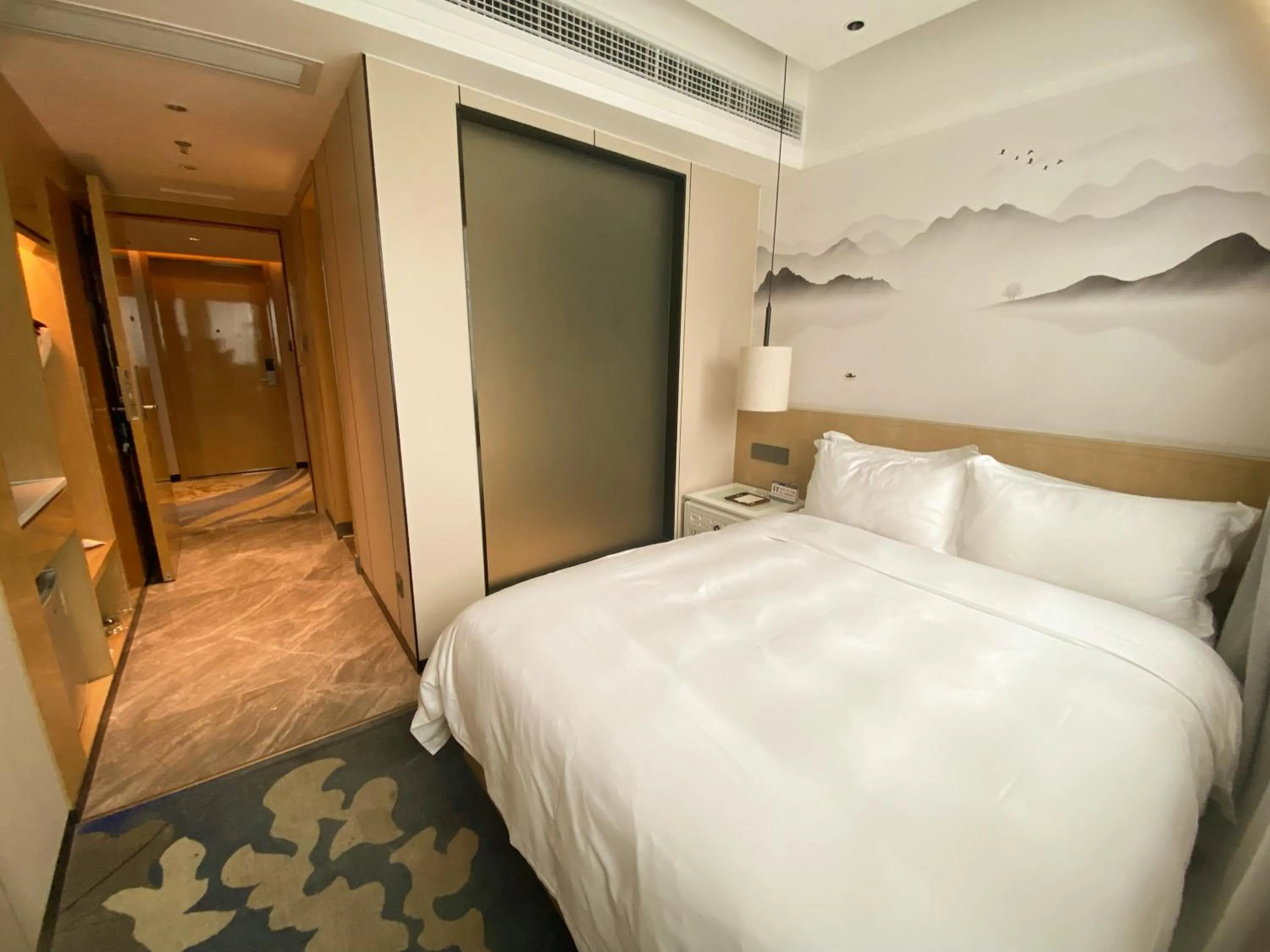 Photo of the whole room, Bed in Paco Hotel Shenzhen Luohu Port