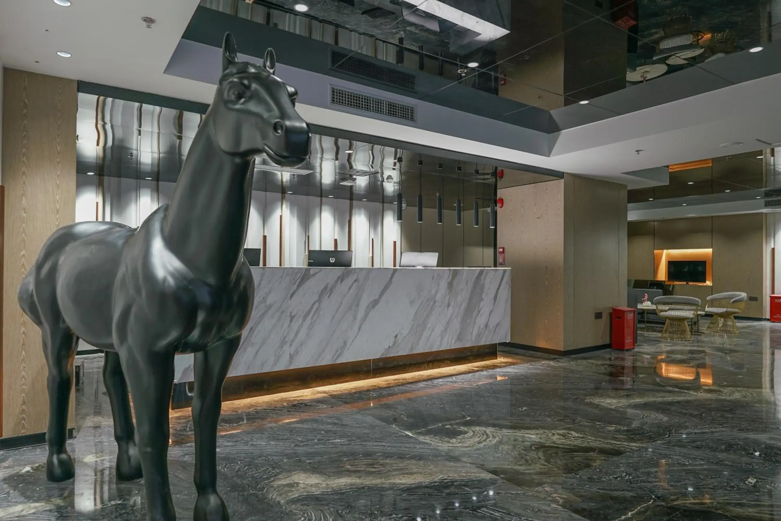 Lobby or reception in Paco Hotel Shenzhen Luohu Port Lobby or reception in Paco Hotel Shenzhen Luohu Port