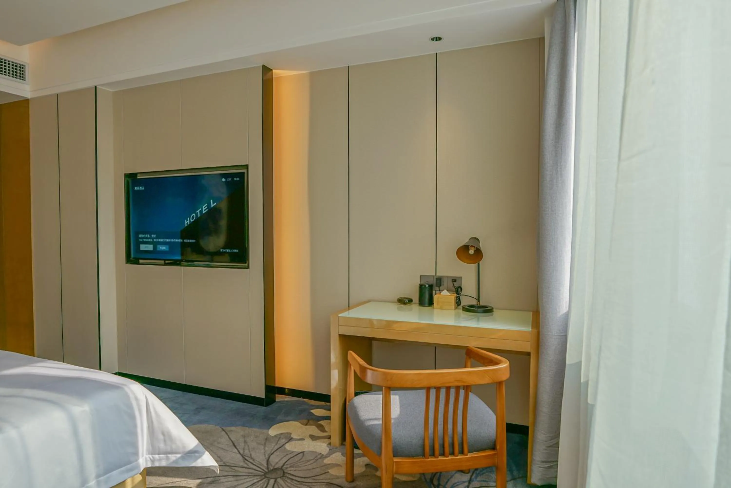 Bedroom, Bed in Paco Hotel Shenzhen Luohu Port