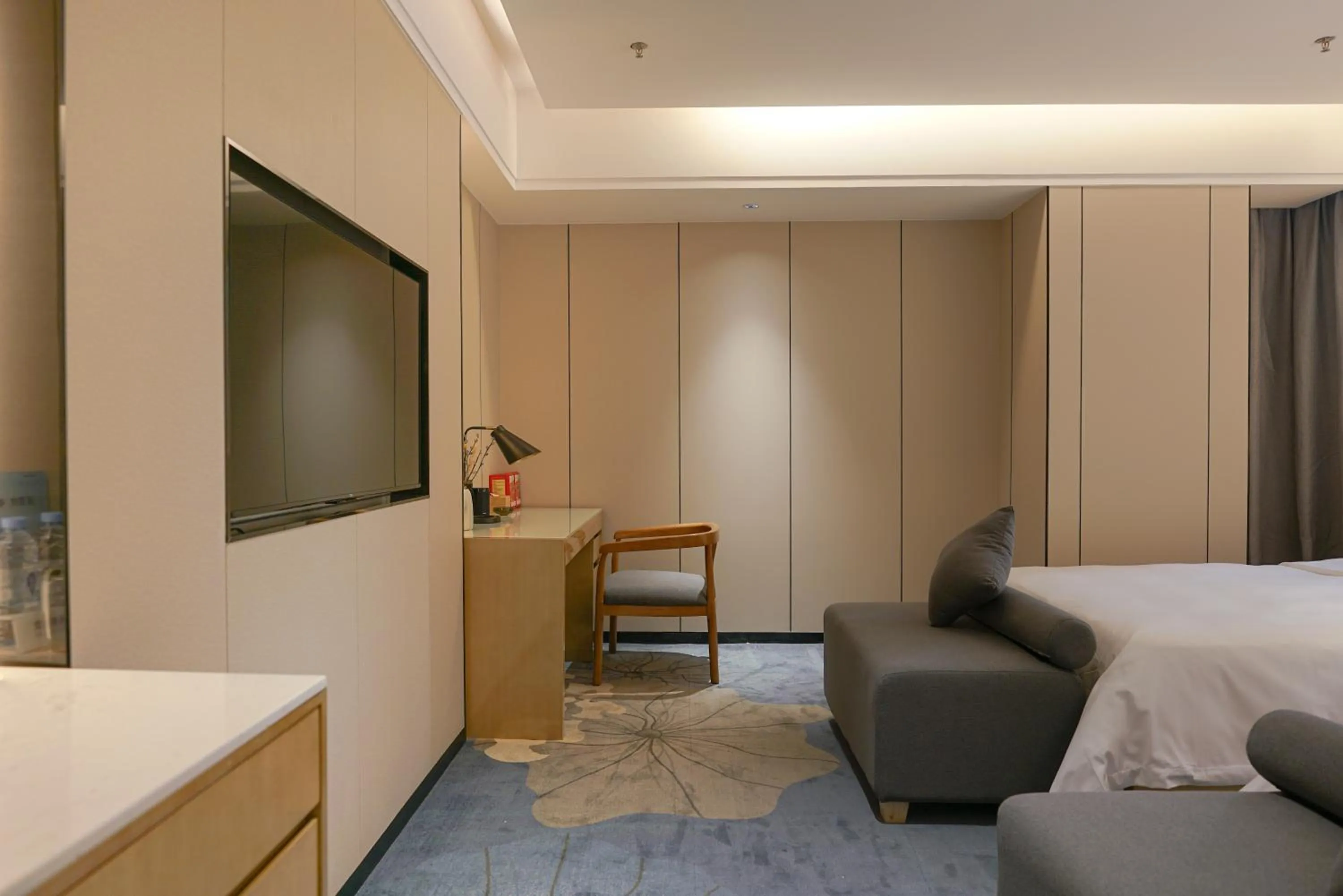 Bedroom, Bed in Paco Hotel Shenzhen Luohu Port