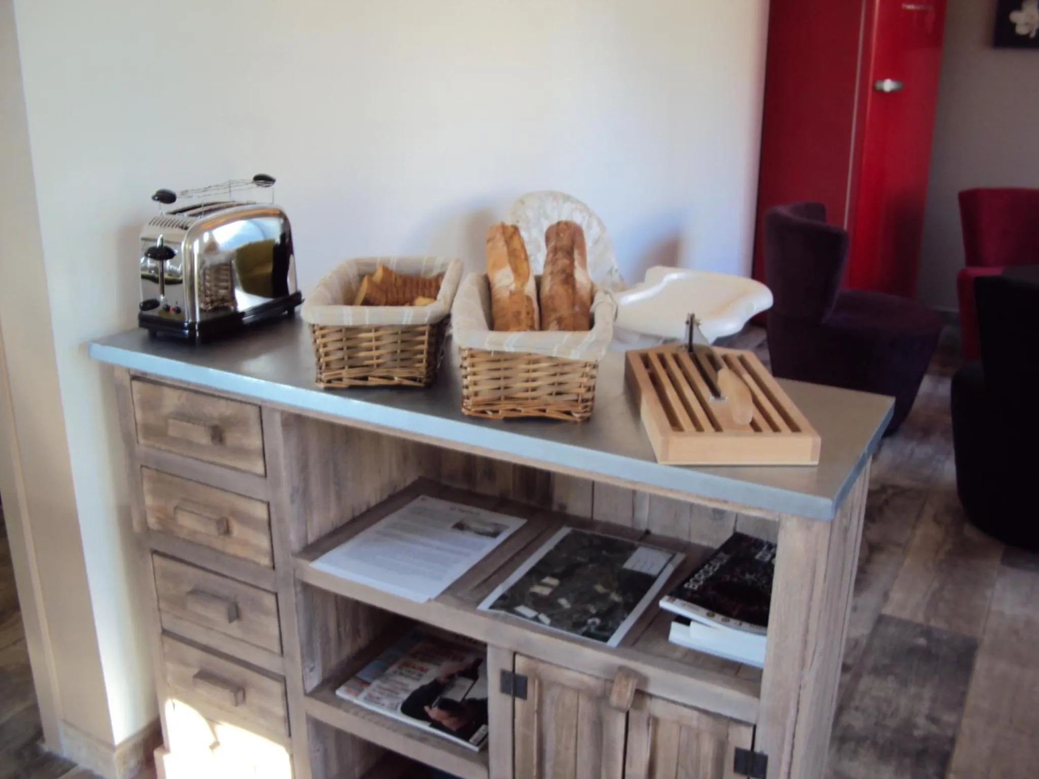 Dining area in Chateau La France