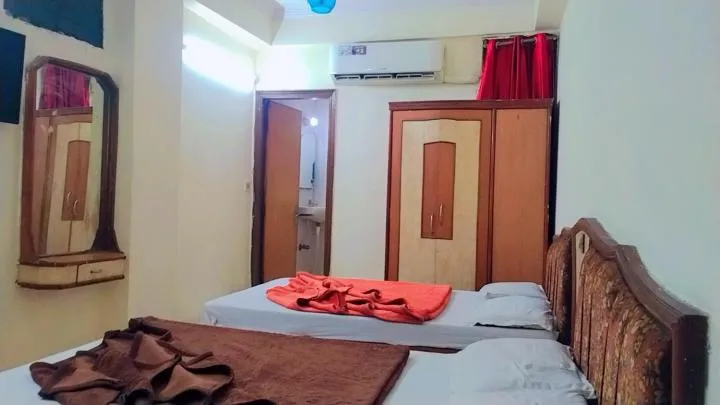 Bed in Hotel Maharaja Continental - New Delhi