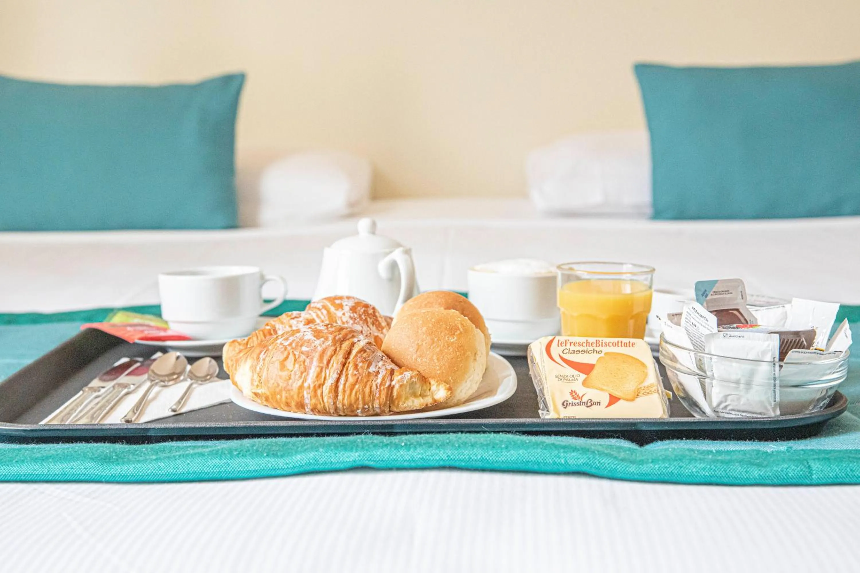 Breakfast, Bed in Suite Castrense