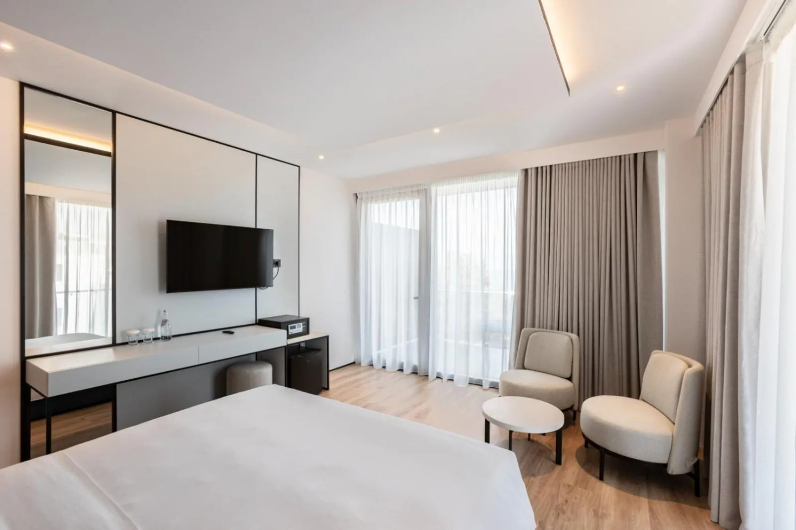 Bed in Mango Luxury Resorts