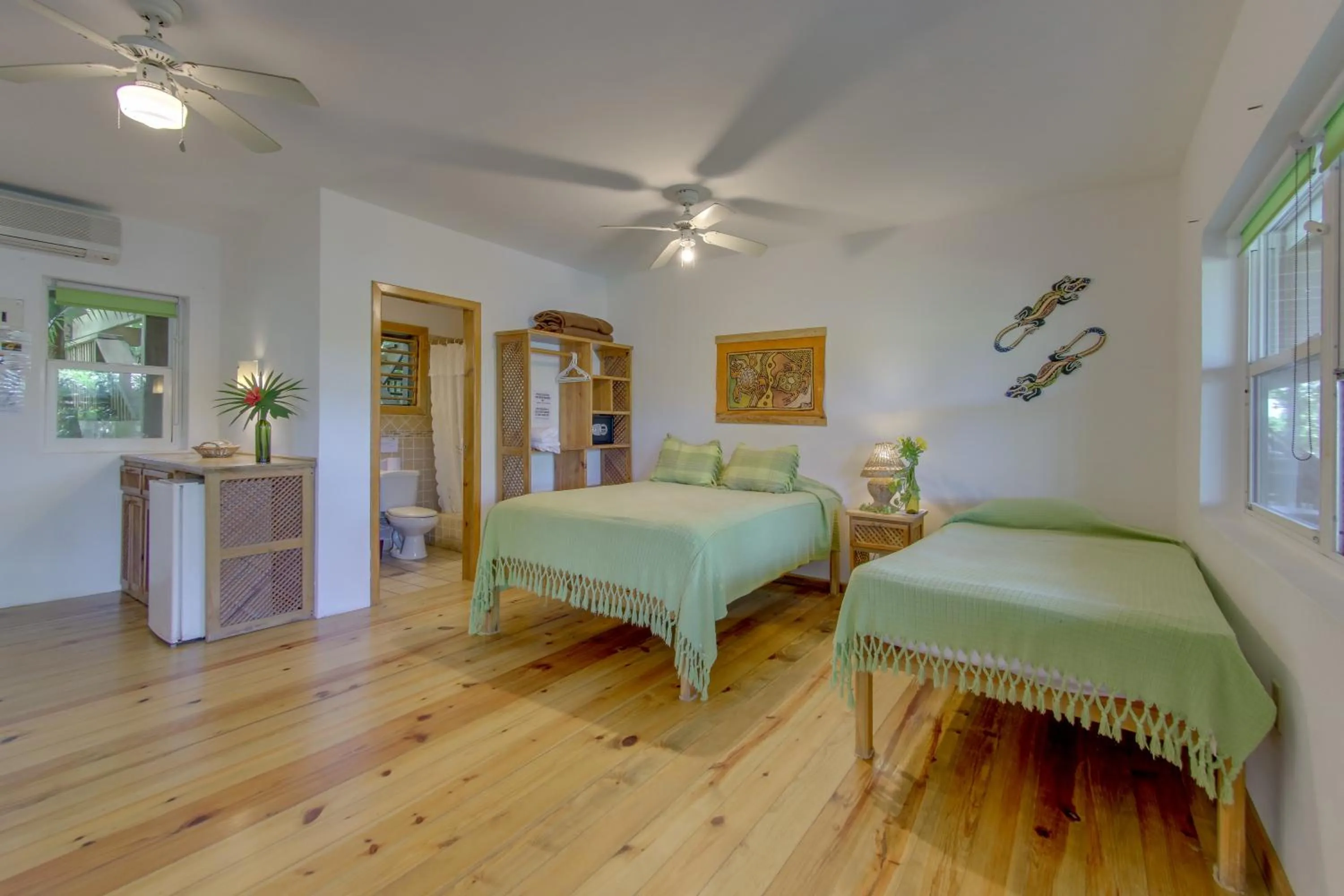 Photo of the whole room, Bed in Hotel Posada Las Orquídeas,West End