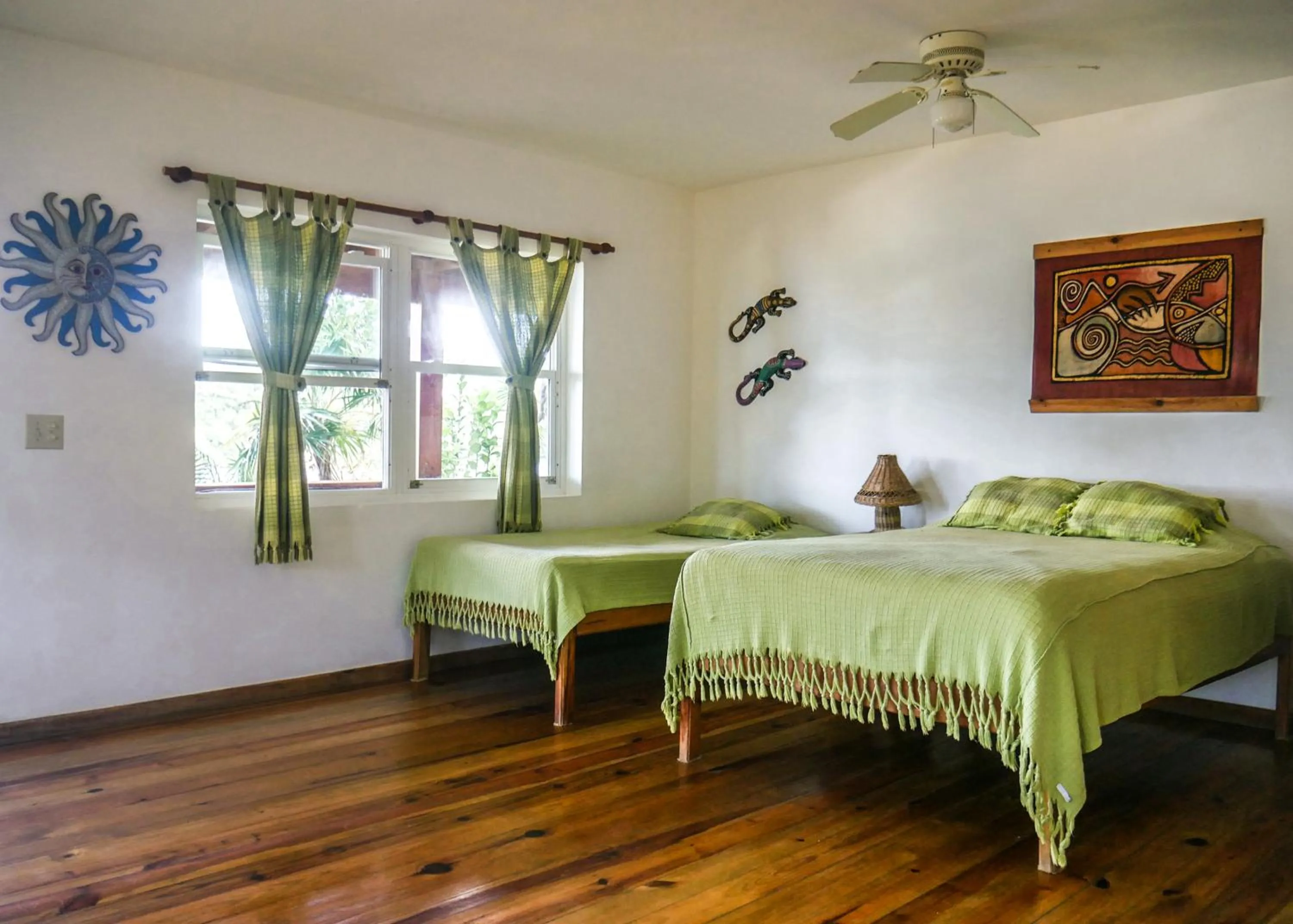 Photo of the whole room, Bed in Hotel Posada Las Orquídeas,West End
