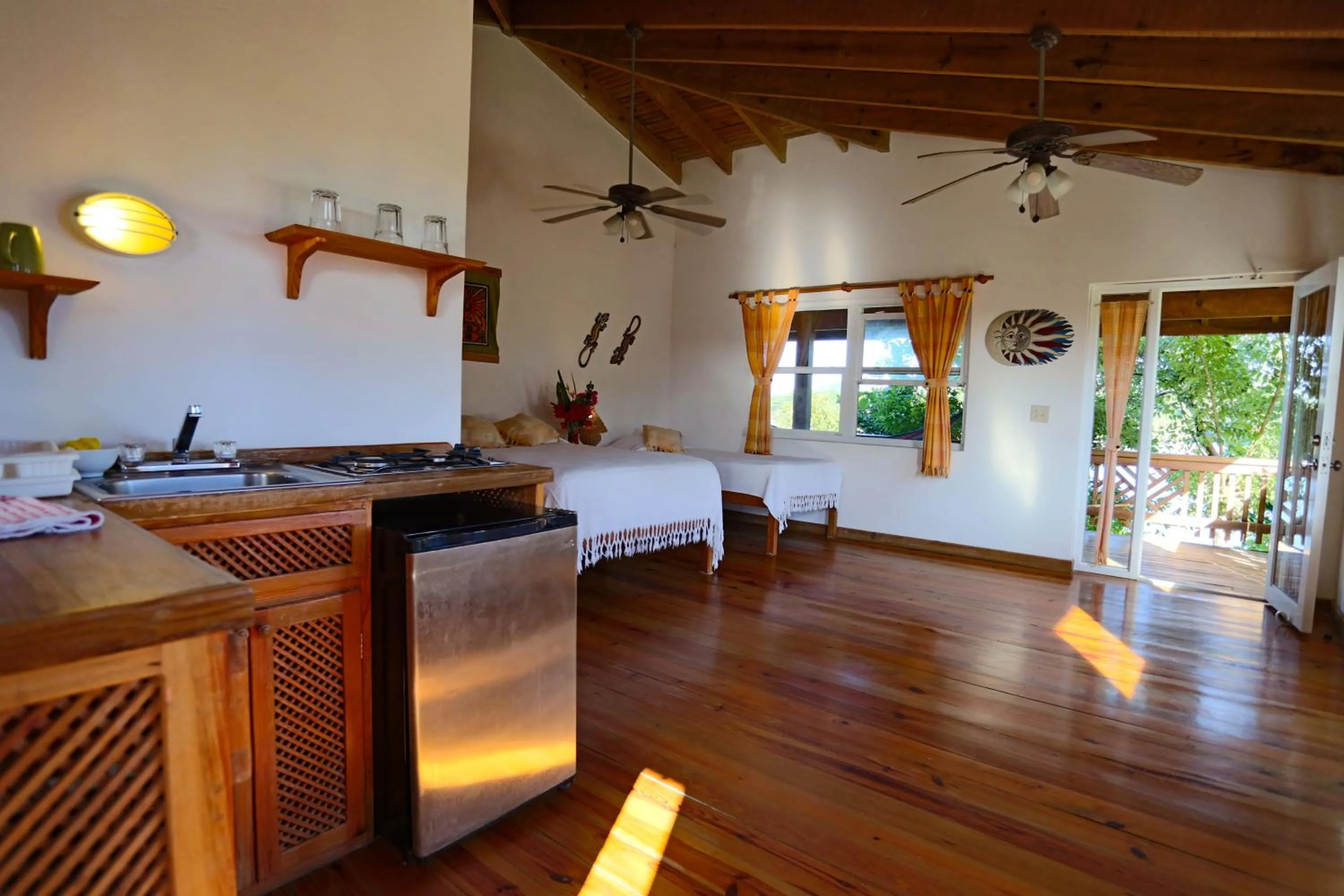 Kitchen or kitchenette in Hotel Posada Las Orquídeas,West End