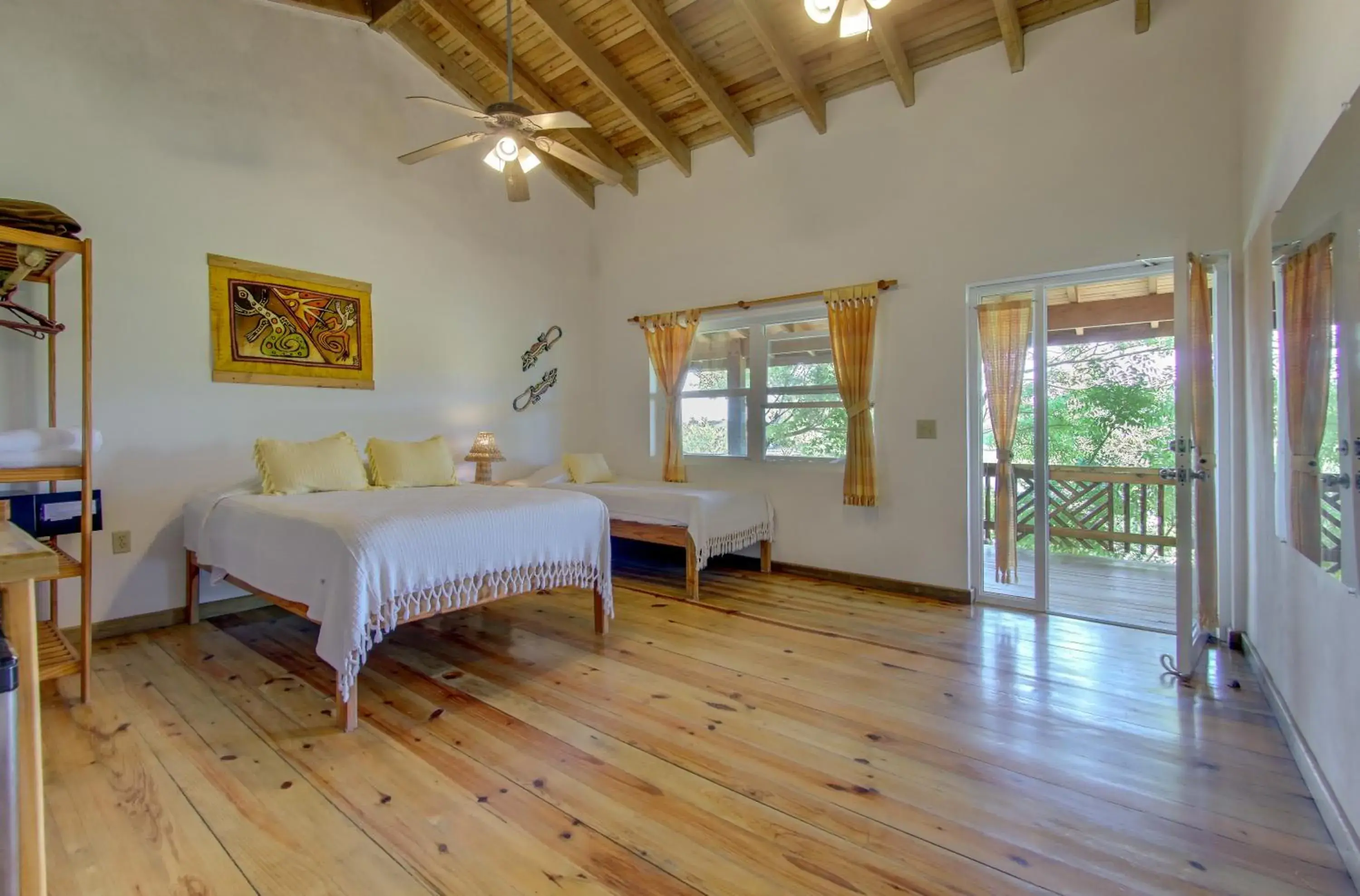 Deluxe Room with Sea View - single occupancy in Hotel Posada Las Orquídeas,West End Deluxe Room with Sea View - single occupancy in Hotel Posada Las Orquídeas,West End