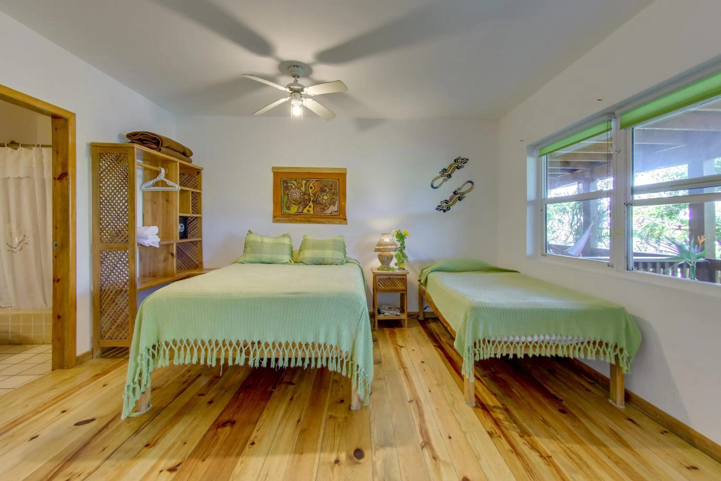 Photo of the whole room, Bed in Hotel Posada Las Orquídeas,West End