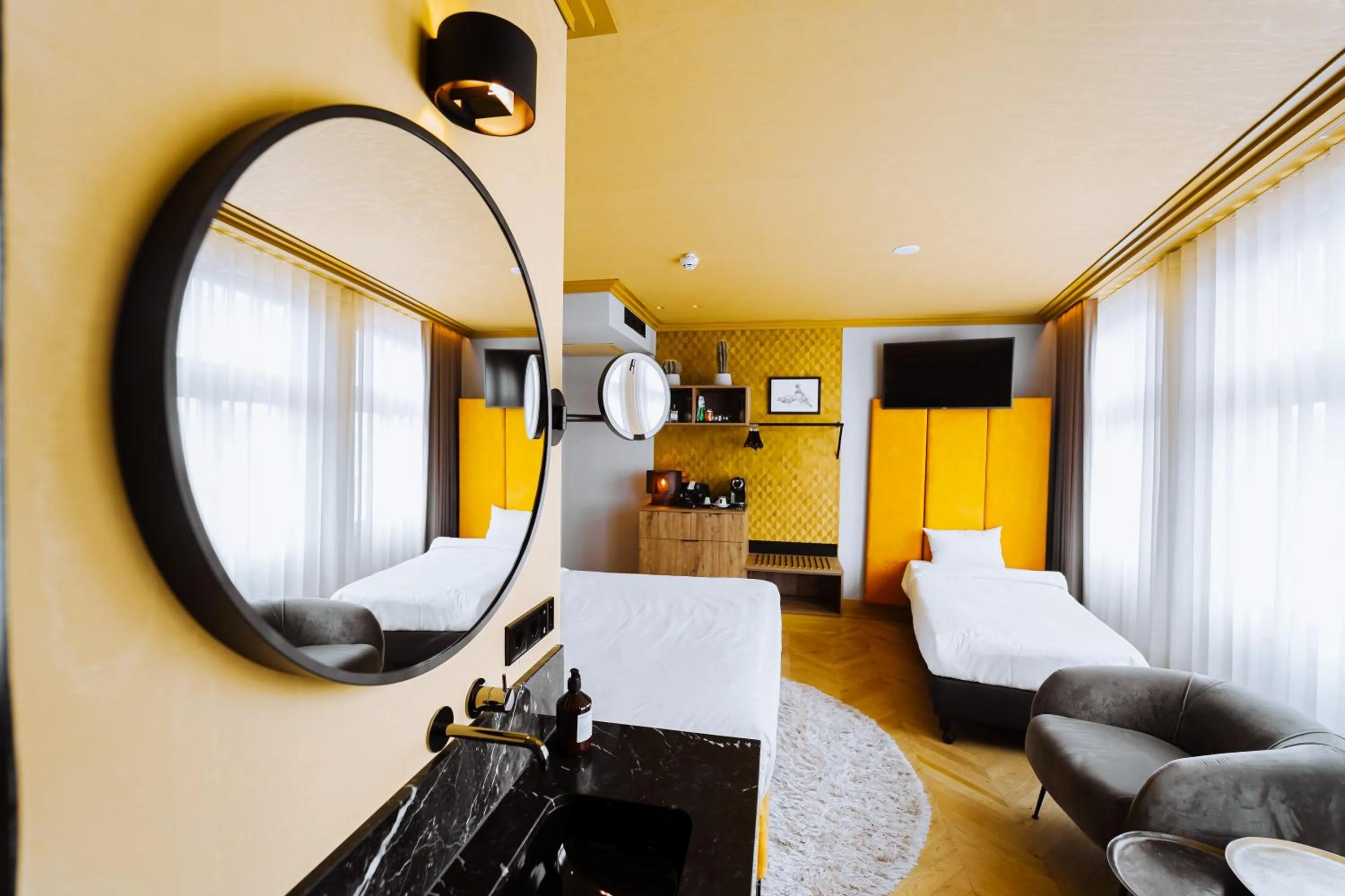 Photo of the whole room, Bed in The Highlander Amsterdam