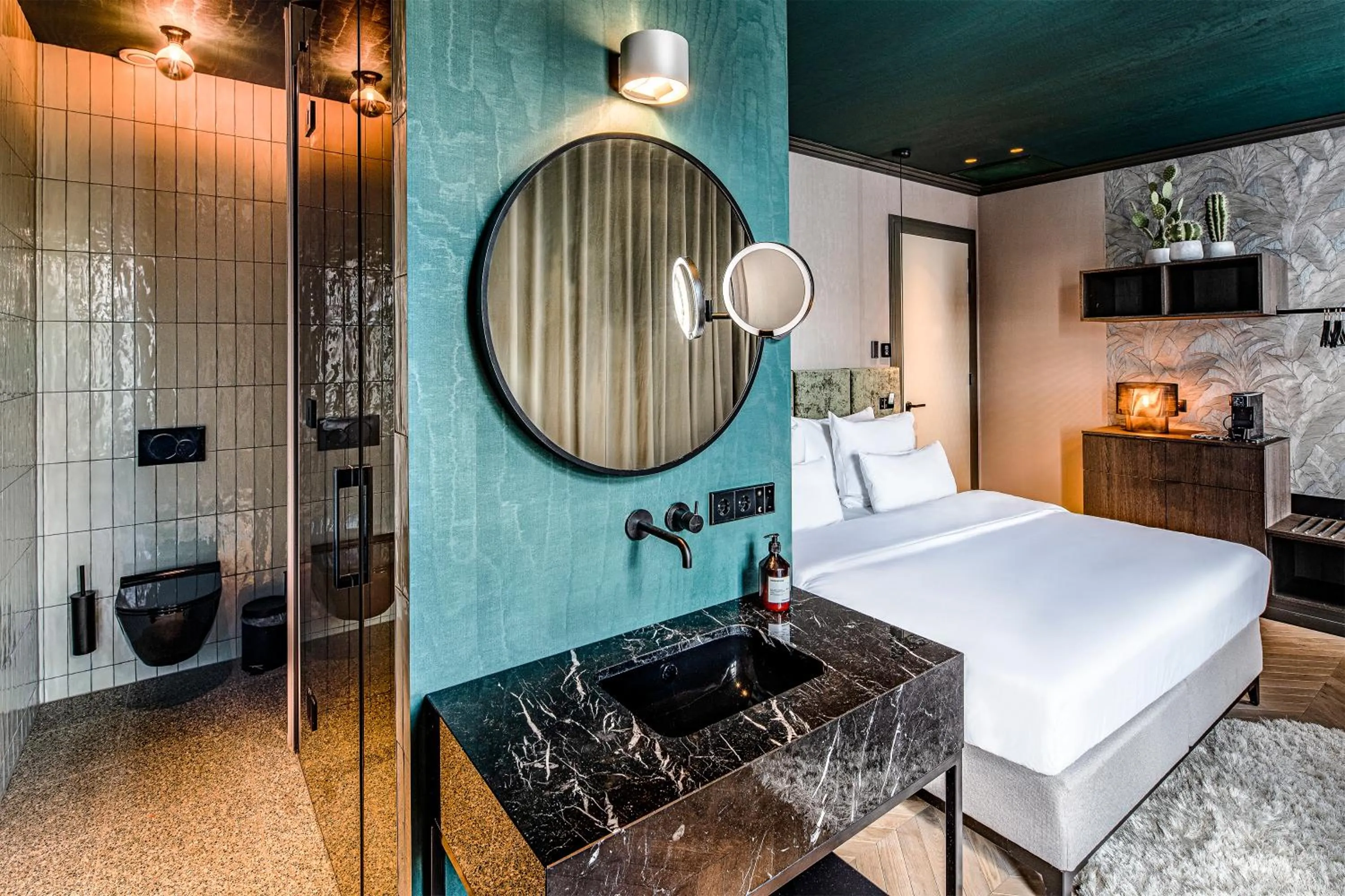 Photo of the whole room, Bed in The Highlander Amsterdam