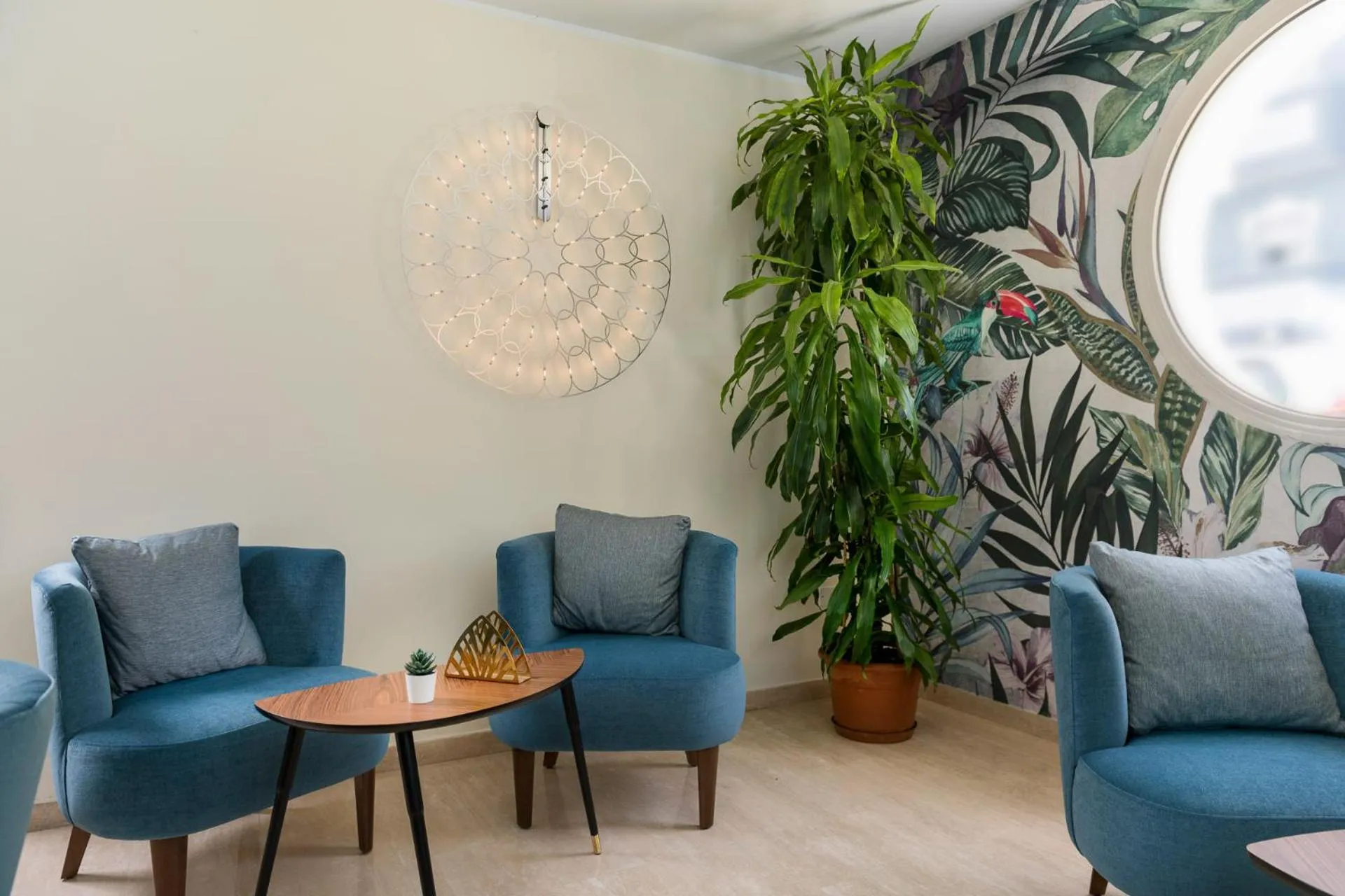 Communal lounge/ TV room in Hotel Rondinella e Viola