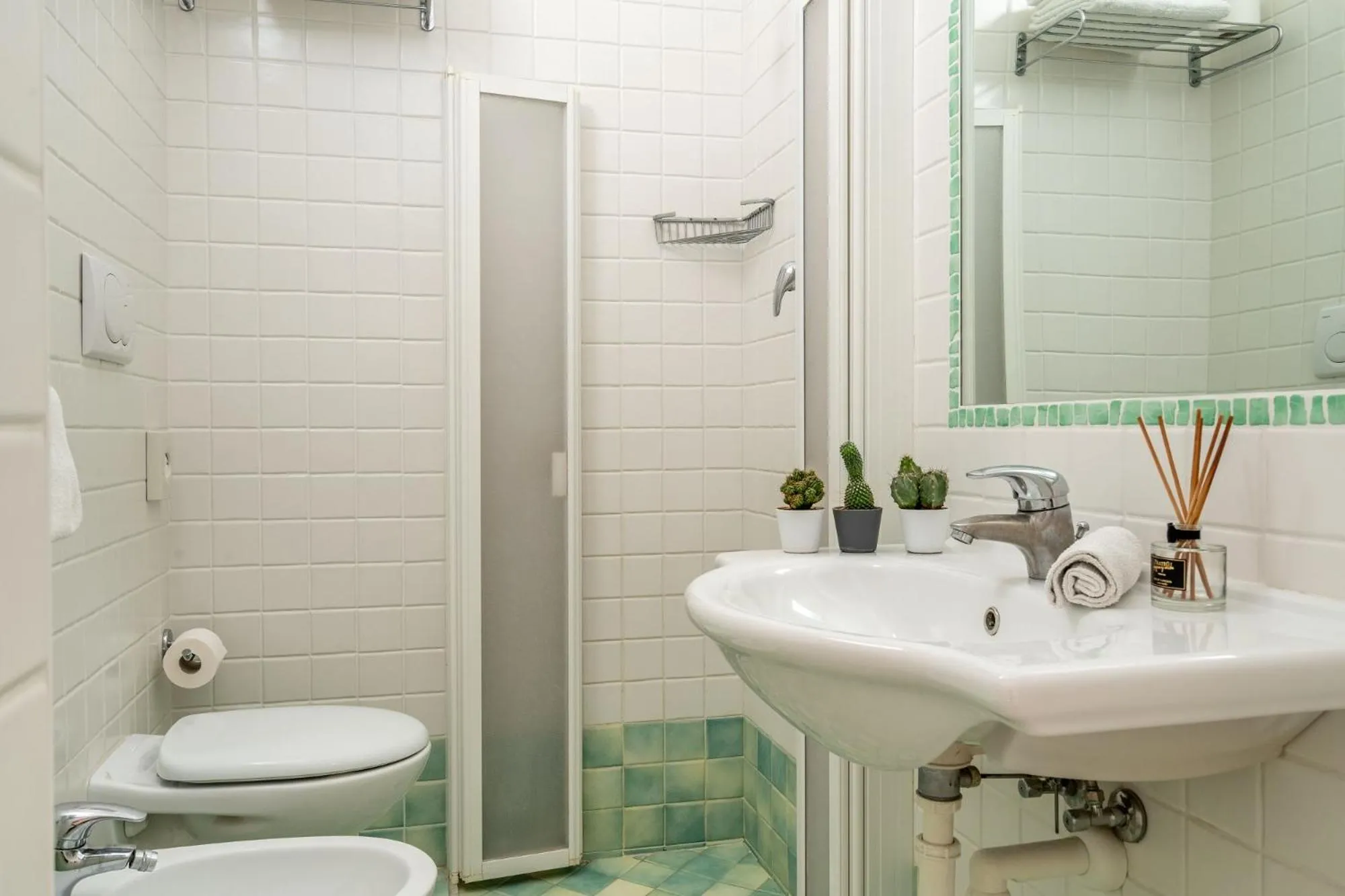 Bathroom in Hotel Rondinella e Viola