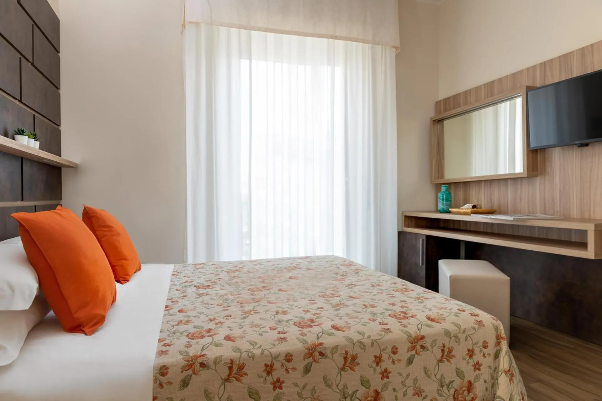 Bedroom, Bed in Hotel Rondinella e Viola