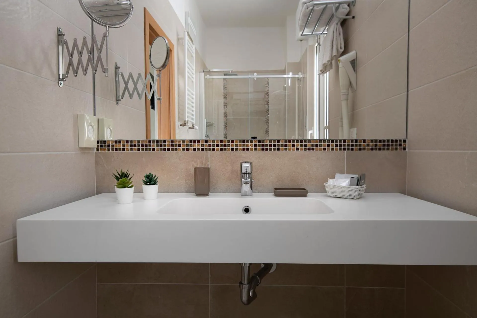 Bathroom in Hotel Rondinella e Viola