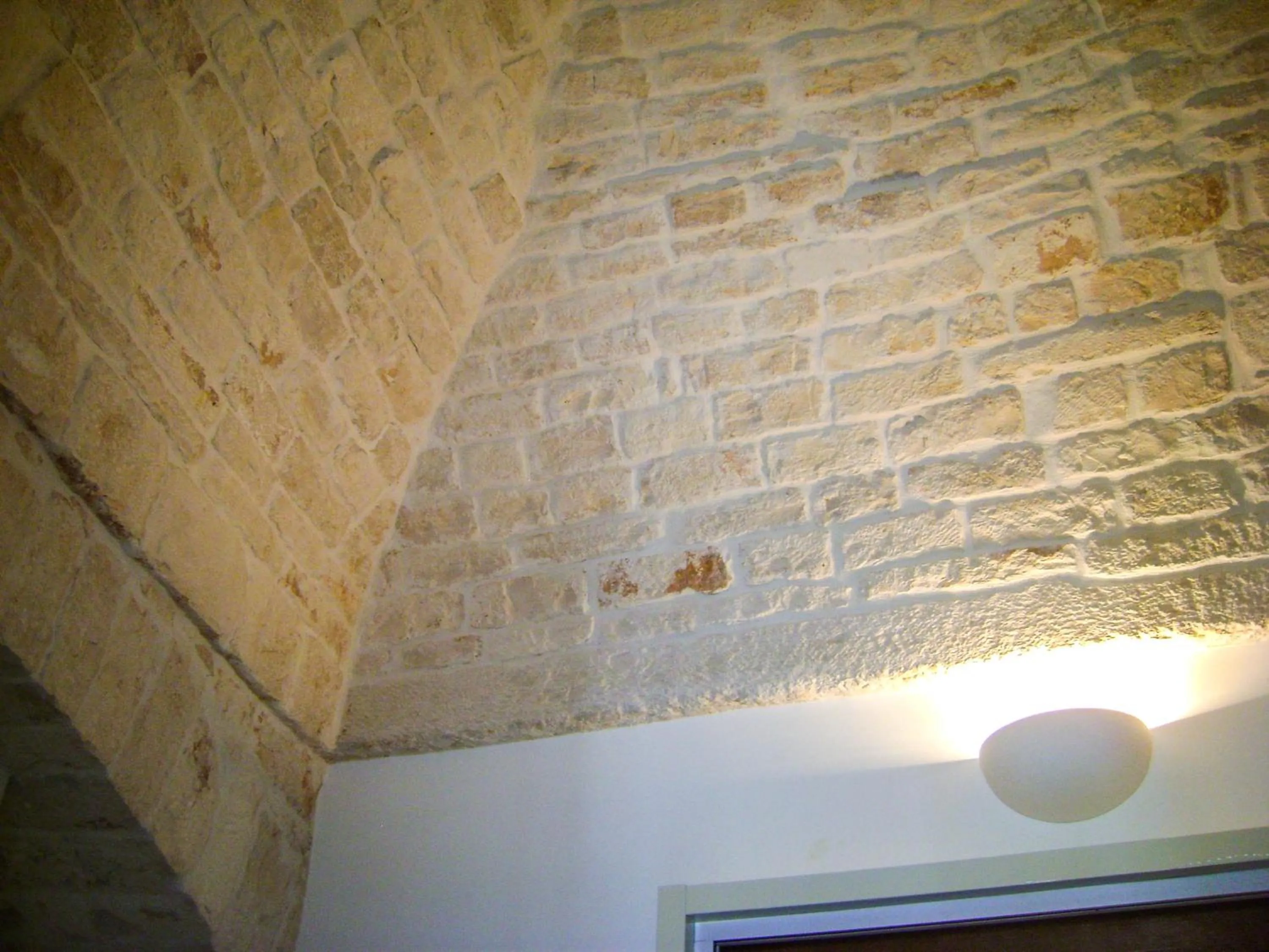 Decorative detail in B&B Aquila
