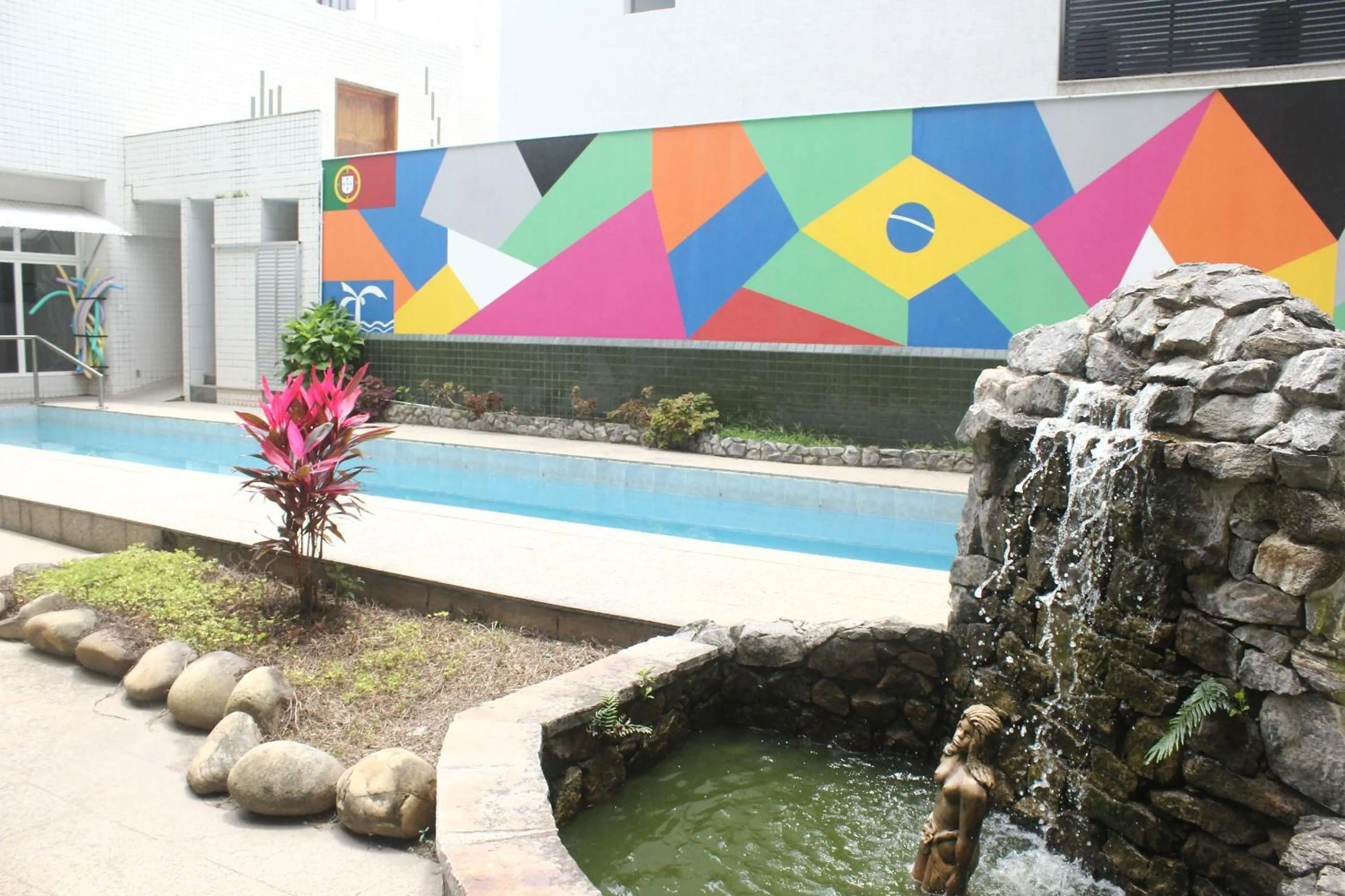 Swimming pool in Hotel Du Lac Macaé