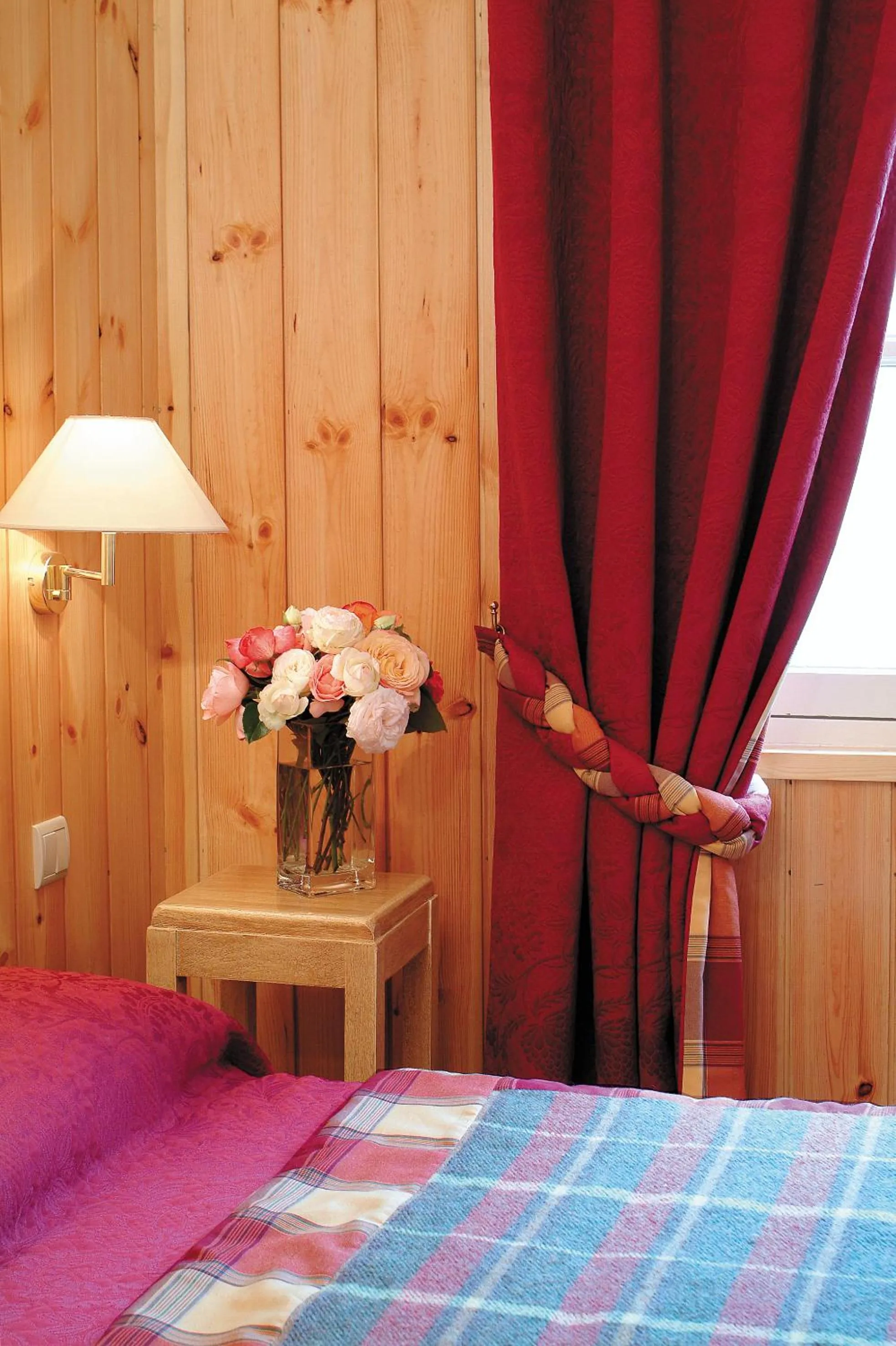 Bed in Hotel Le Viscos