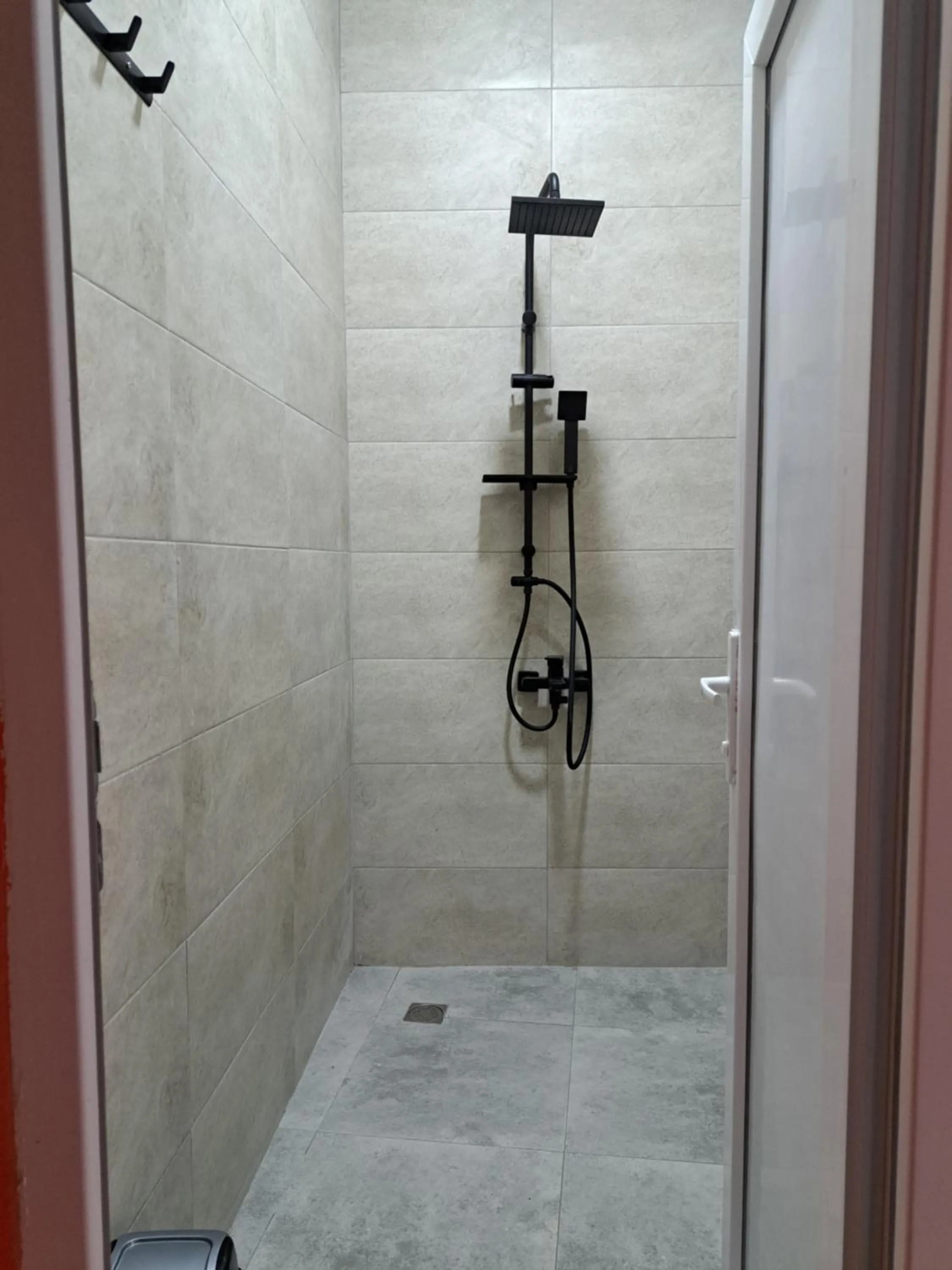 Shower in Karvi Hostel