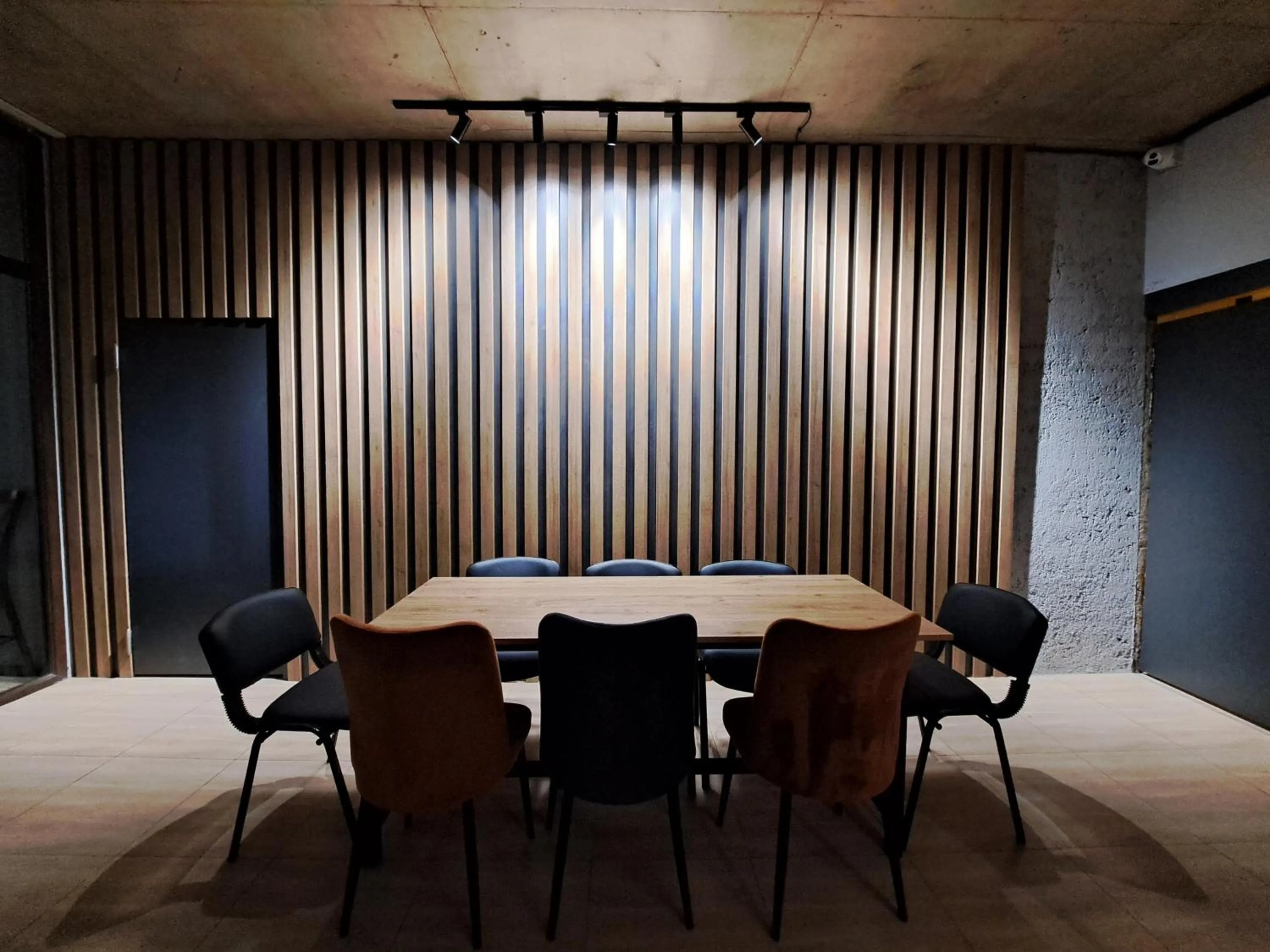 Communal lounge/ TV room in Karvi Hostel