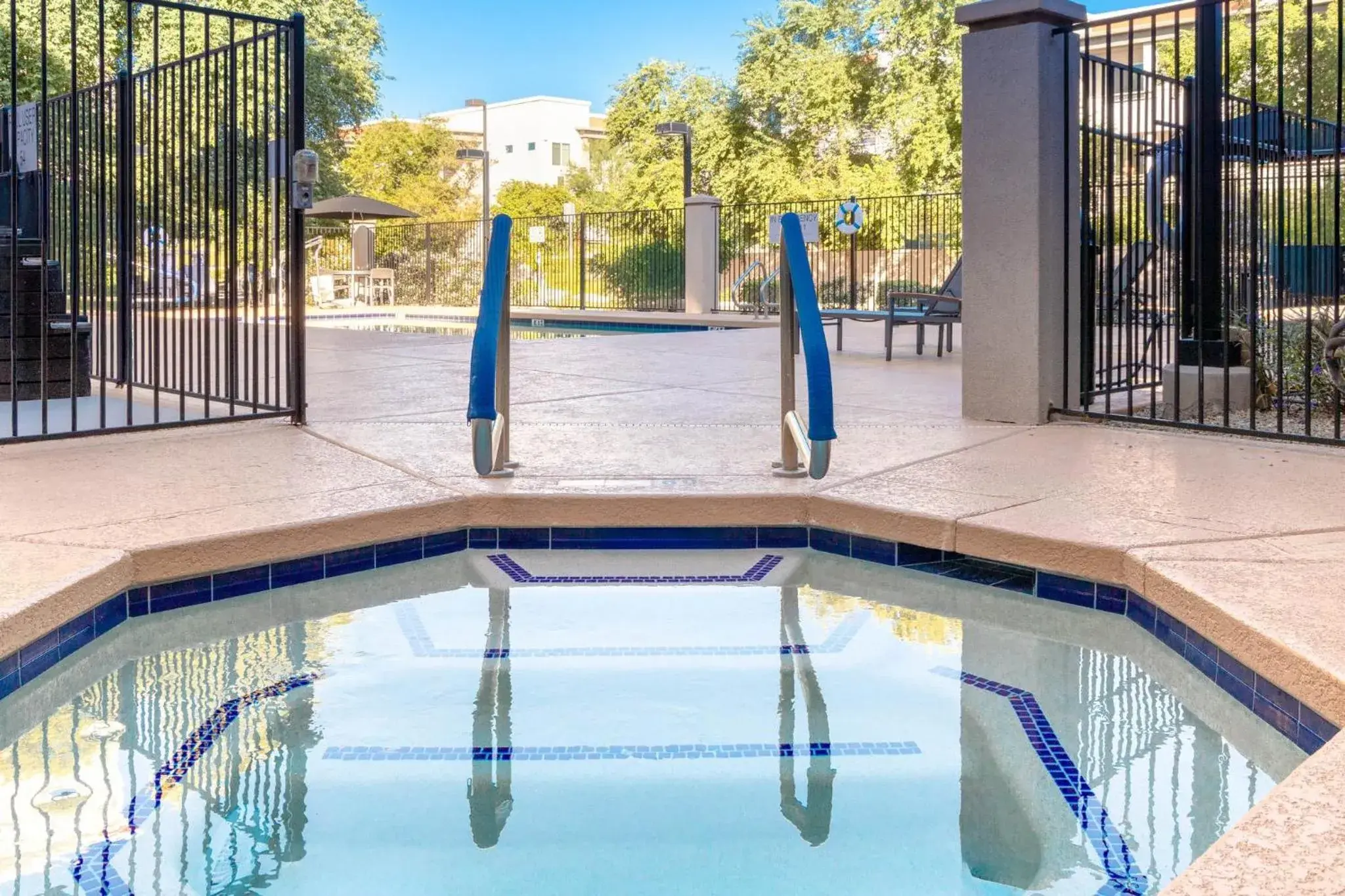 Swimming pool in Staybridge Suites Chandler by IHG Swimming pool in Staybridge Suites Chandler by IHG
