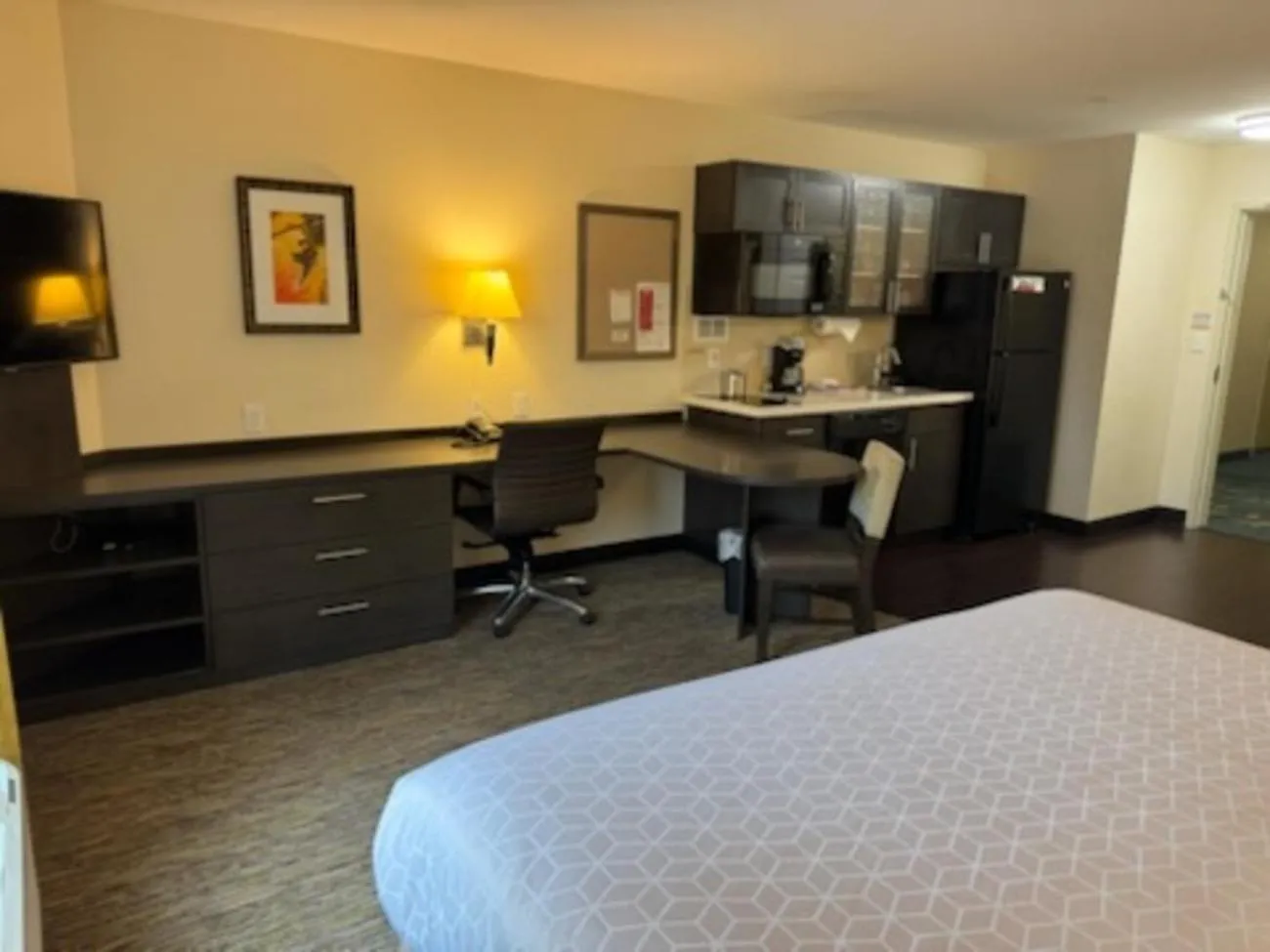 Bed in Candlewood Suites Eugene Springfield by IHG