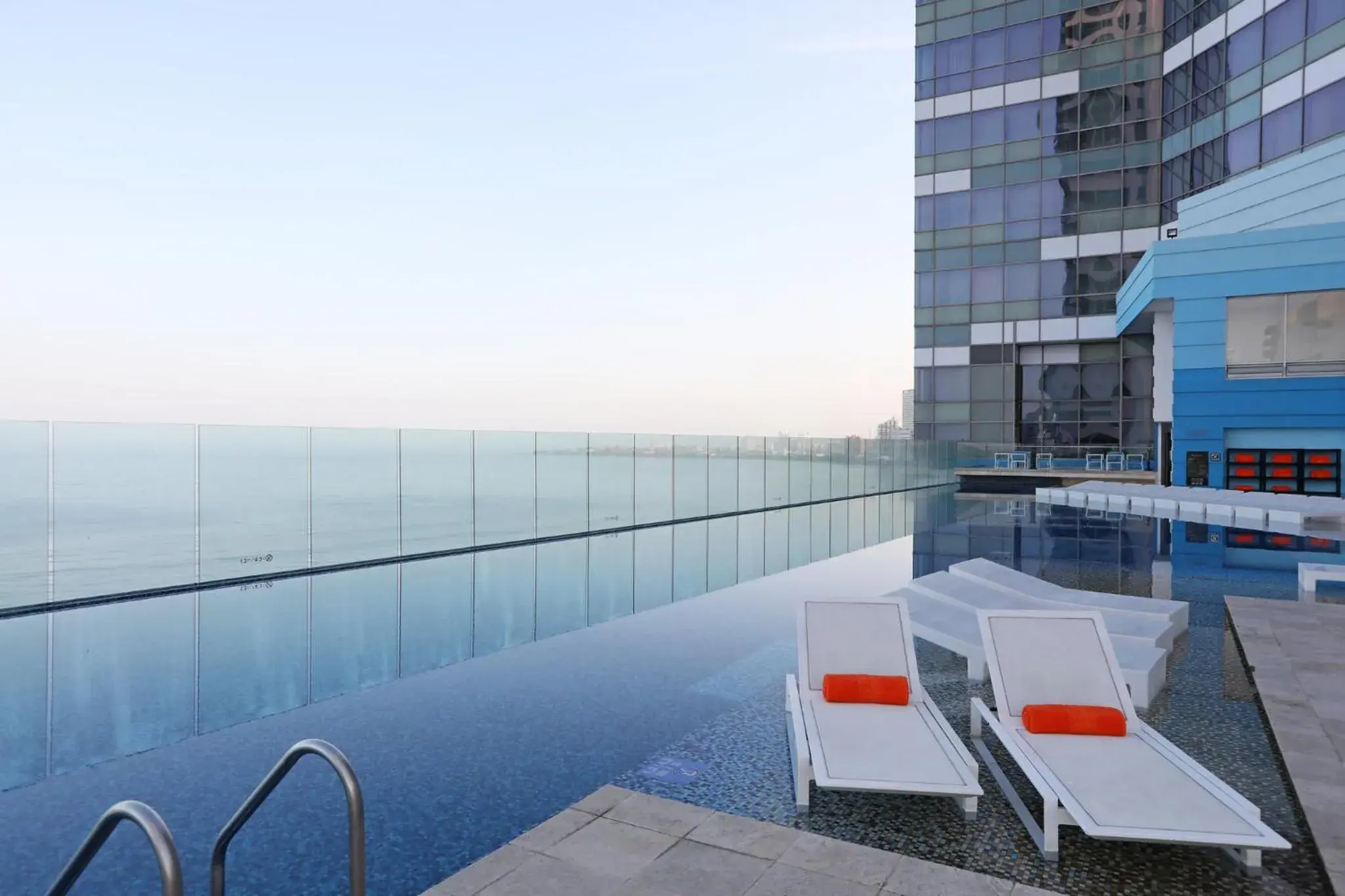 Swimming pool in Hotel InterContinental Cartagena by IHG Swimming pool in Hotel InterContinental Cartagena by IHG
