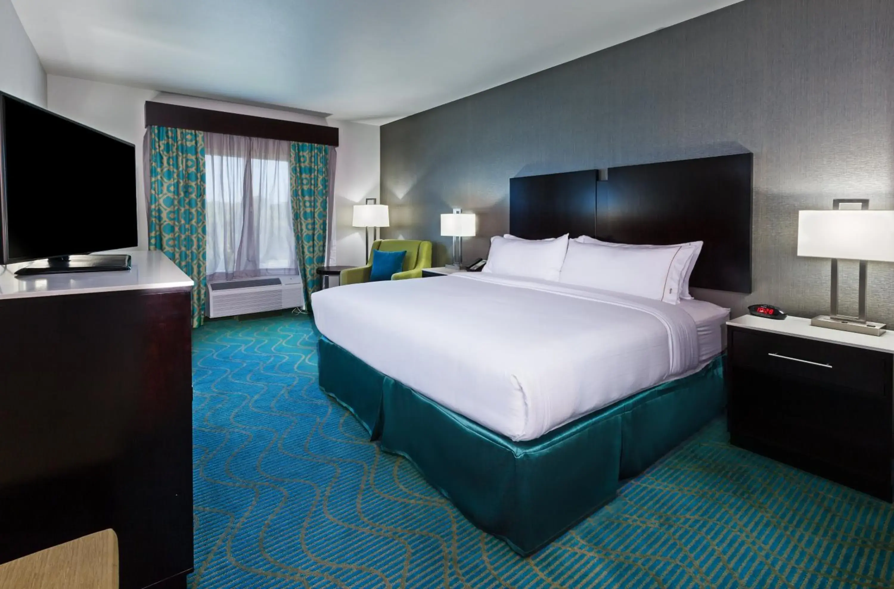 King Room - Mobility Access/Hearing Accessible in Holiday Inn Express and Suites Killeen-Fort Hood Area by IHG King Room - Mobility Access/Hearing Accessible in Holiday Inn Express and Suites Killeen-Fort Hood Area by IHG