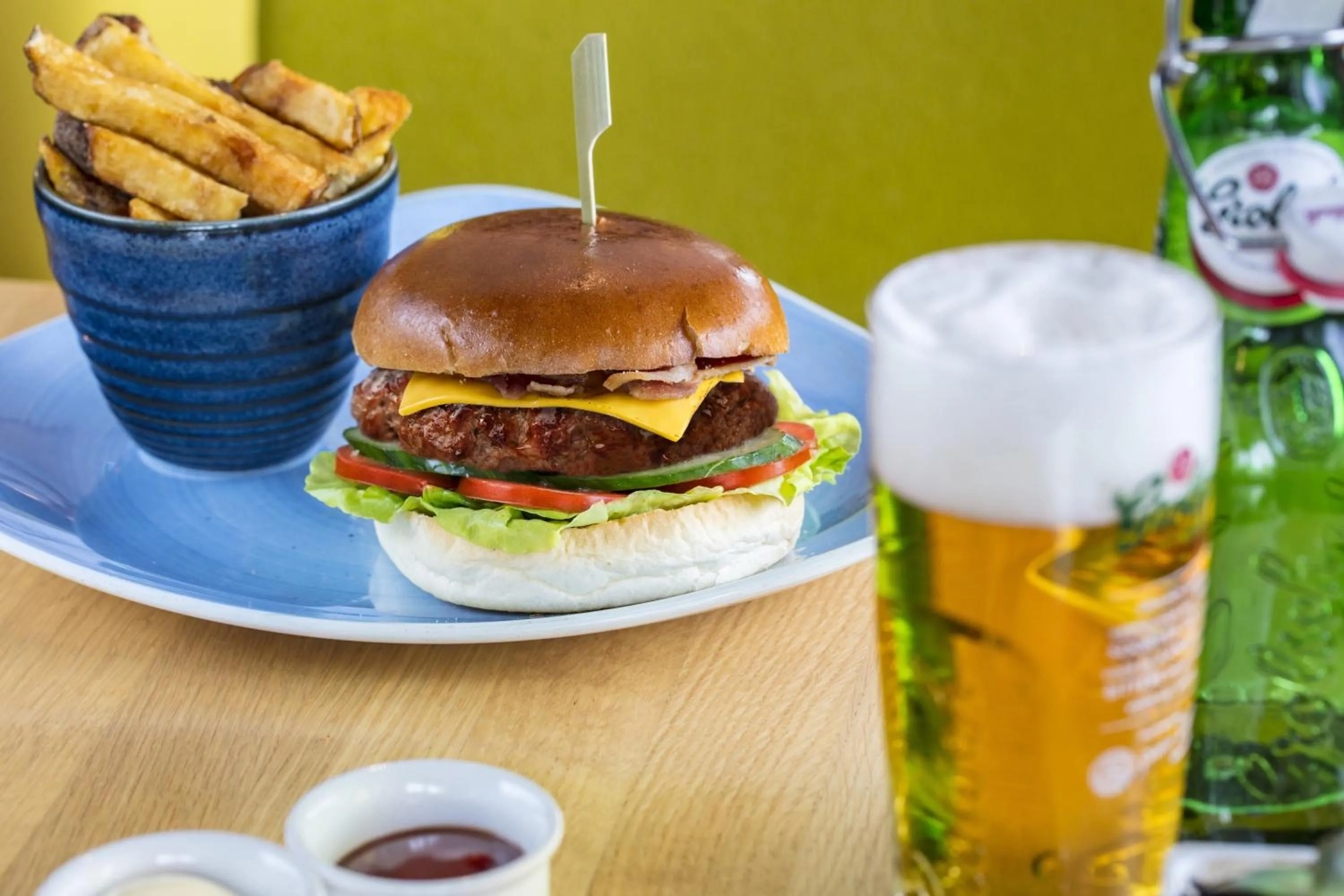 Restaurant/places to eat in Holiday Inn Express Amsterdam Arena Towers by IHG