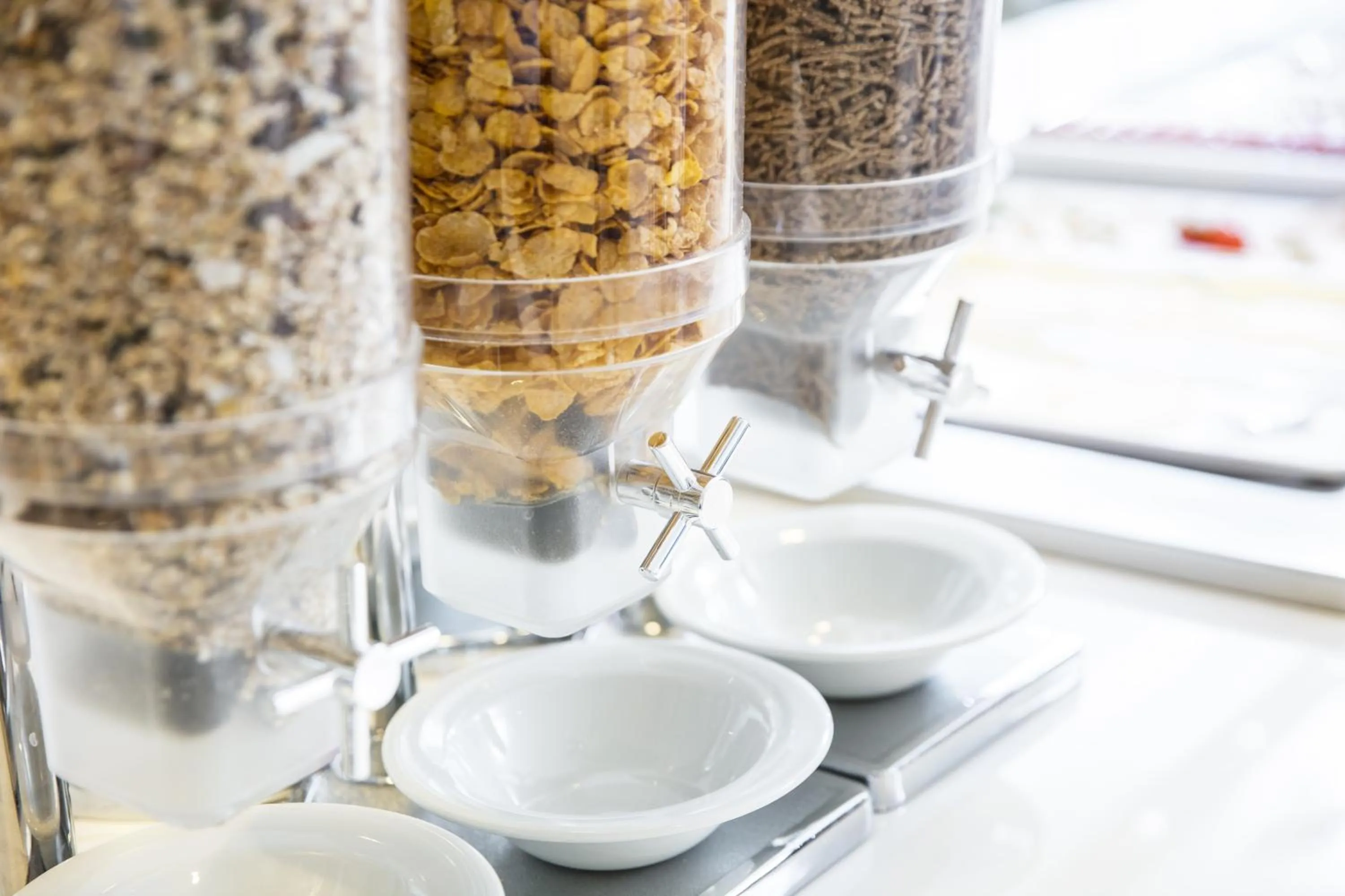 Breakfast in Holiday Inn Express Amsterdam Arena Towers by IHG