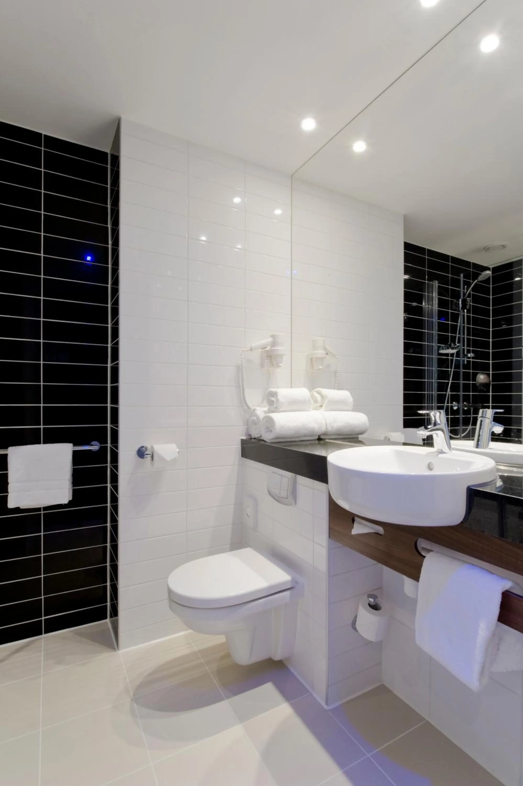 Bathroom in Holiday Inn Express Amsterdam Arena Towers by IHG