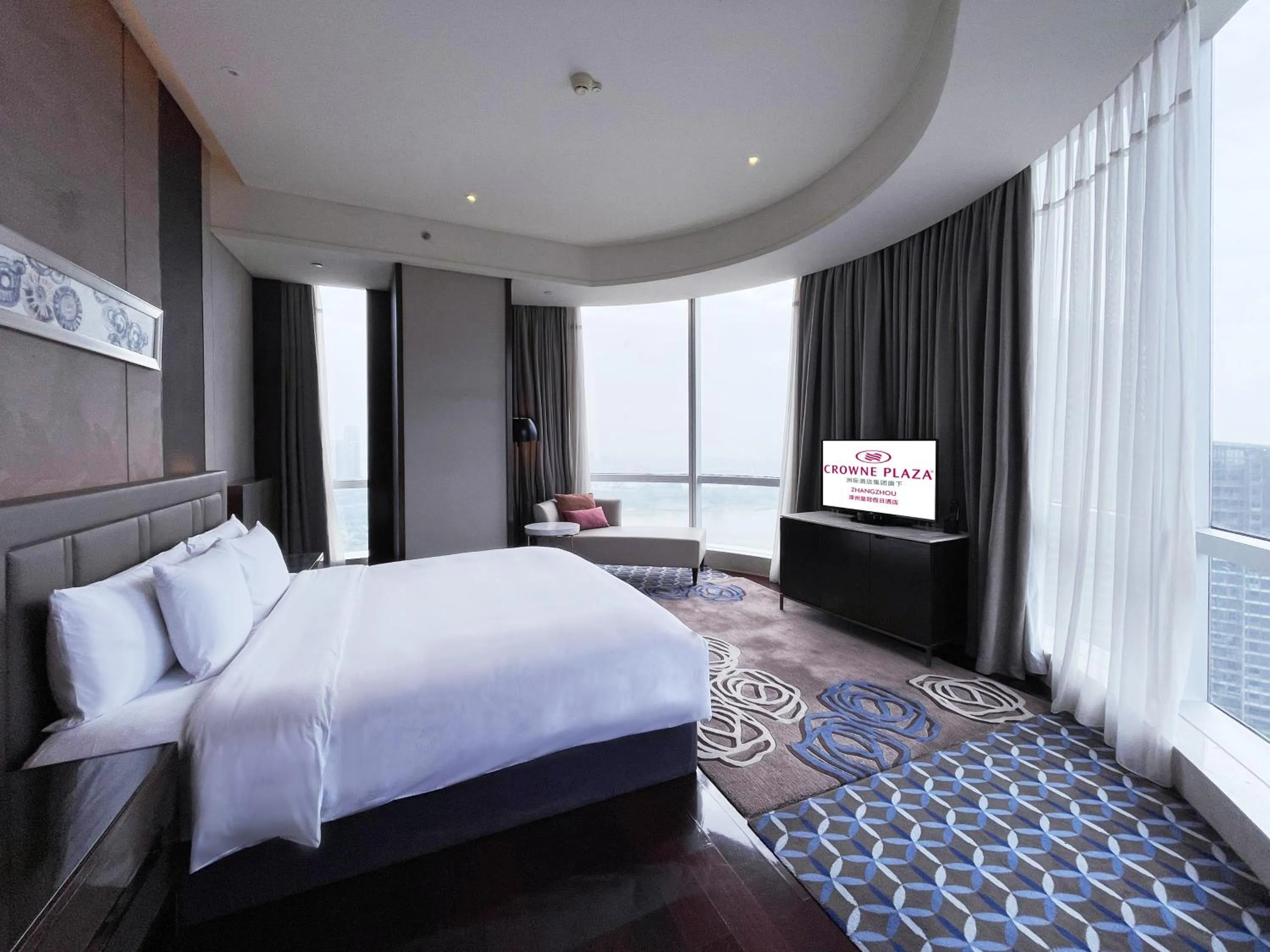 Bed in Crowne Plaza Zhangzhou by IHG